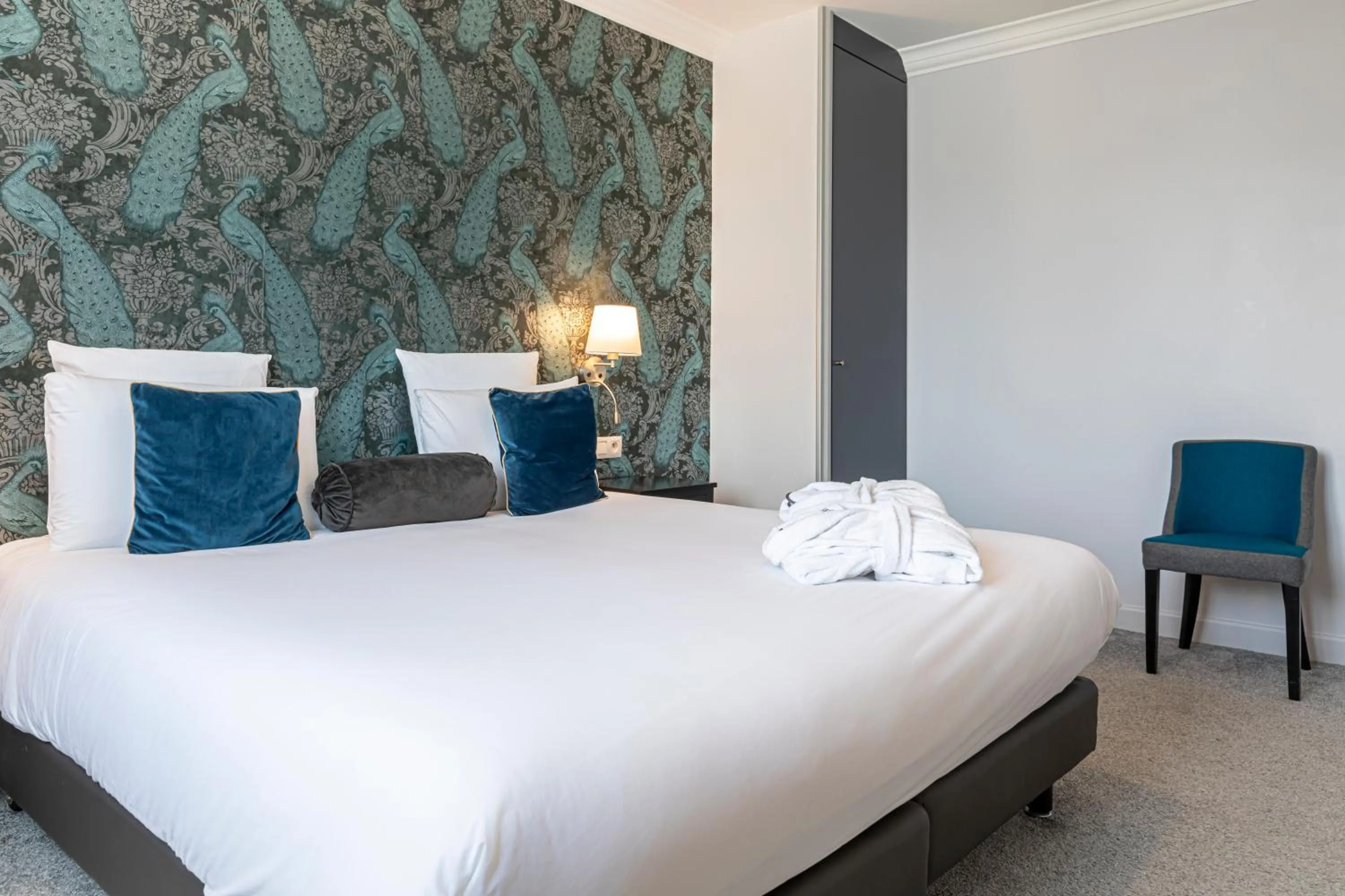 Bedroom, Bed in Mercure Paris Saint Cloud Hippodrome