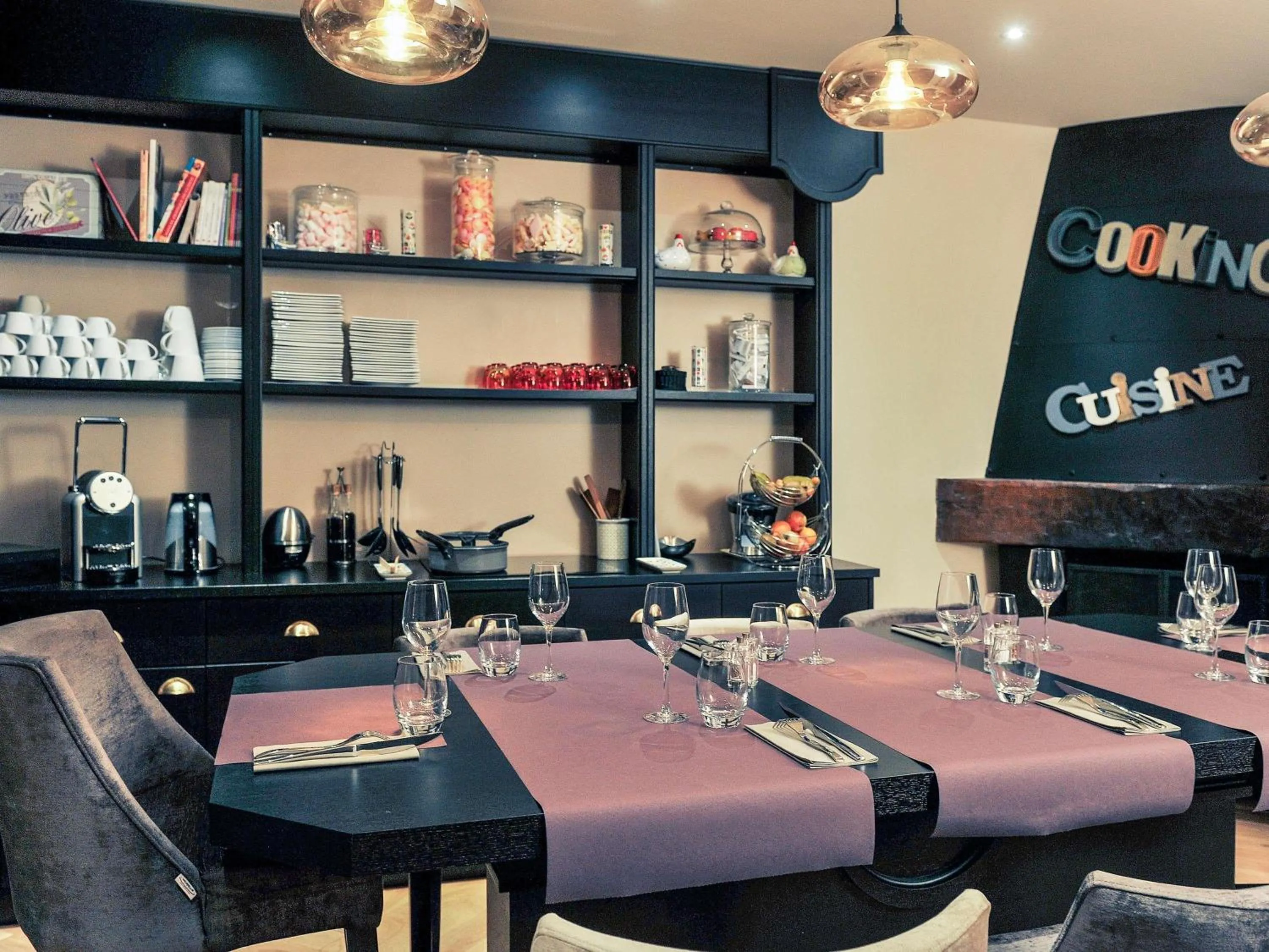 Meeting/conference room in Mercure Paris Saint Cloud Hippodrome