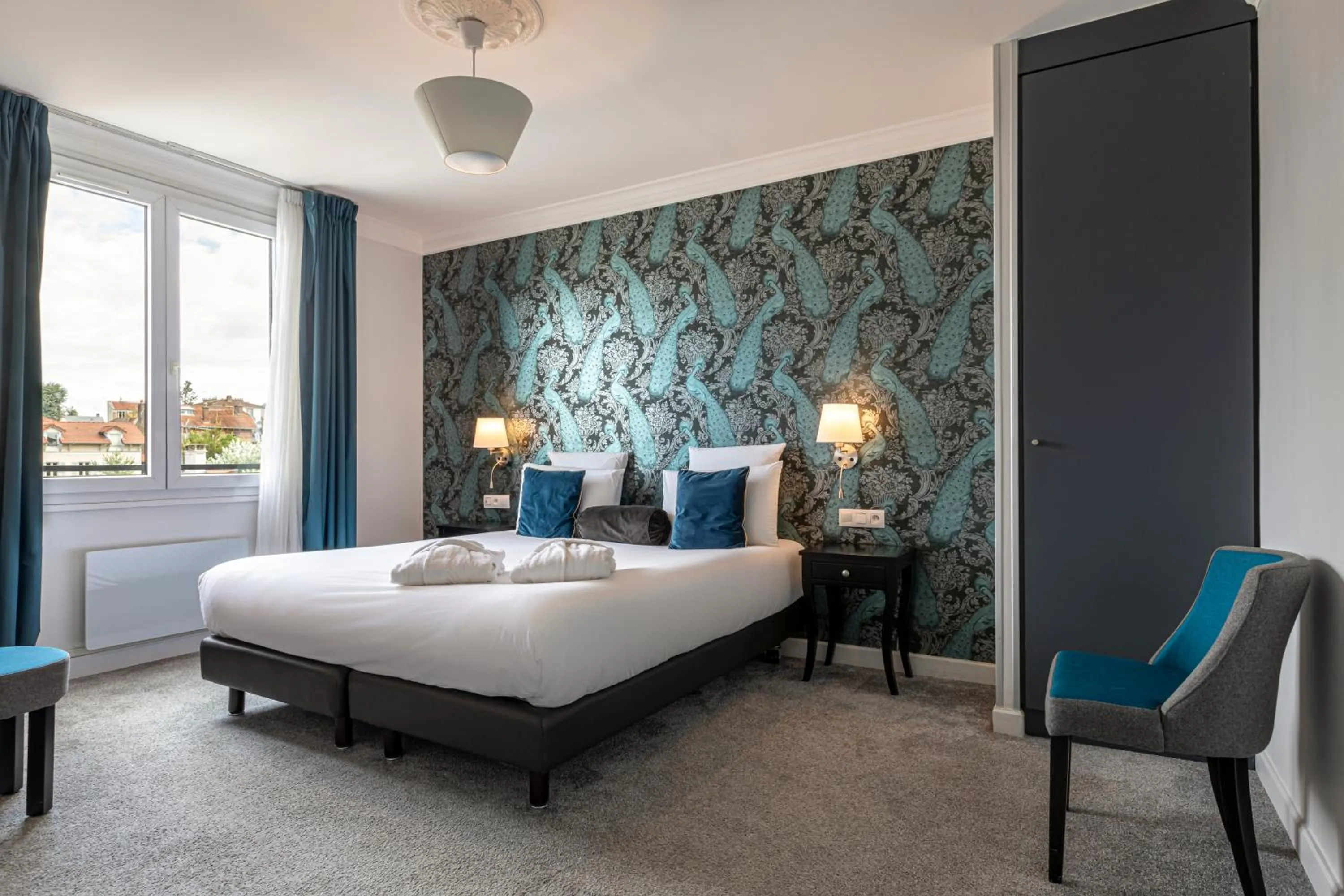 Bedroom, Bed in Mercure Paris Saint Cloud Hippodrome