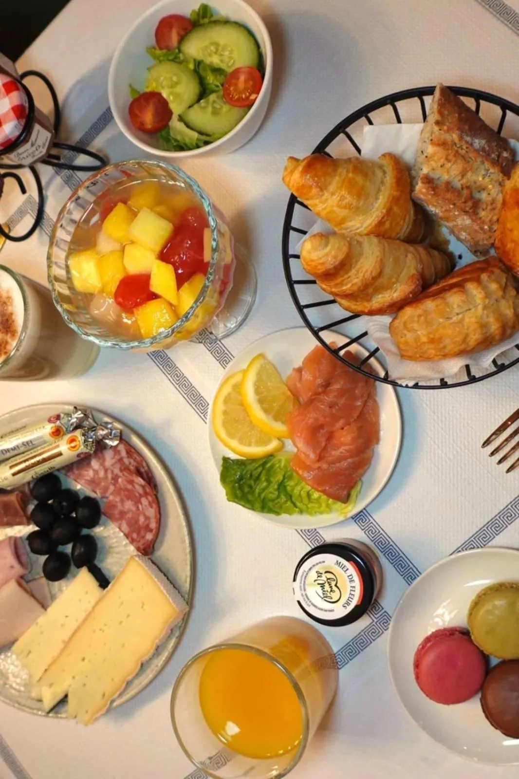 Breakfast in Star Champs-Elysées