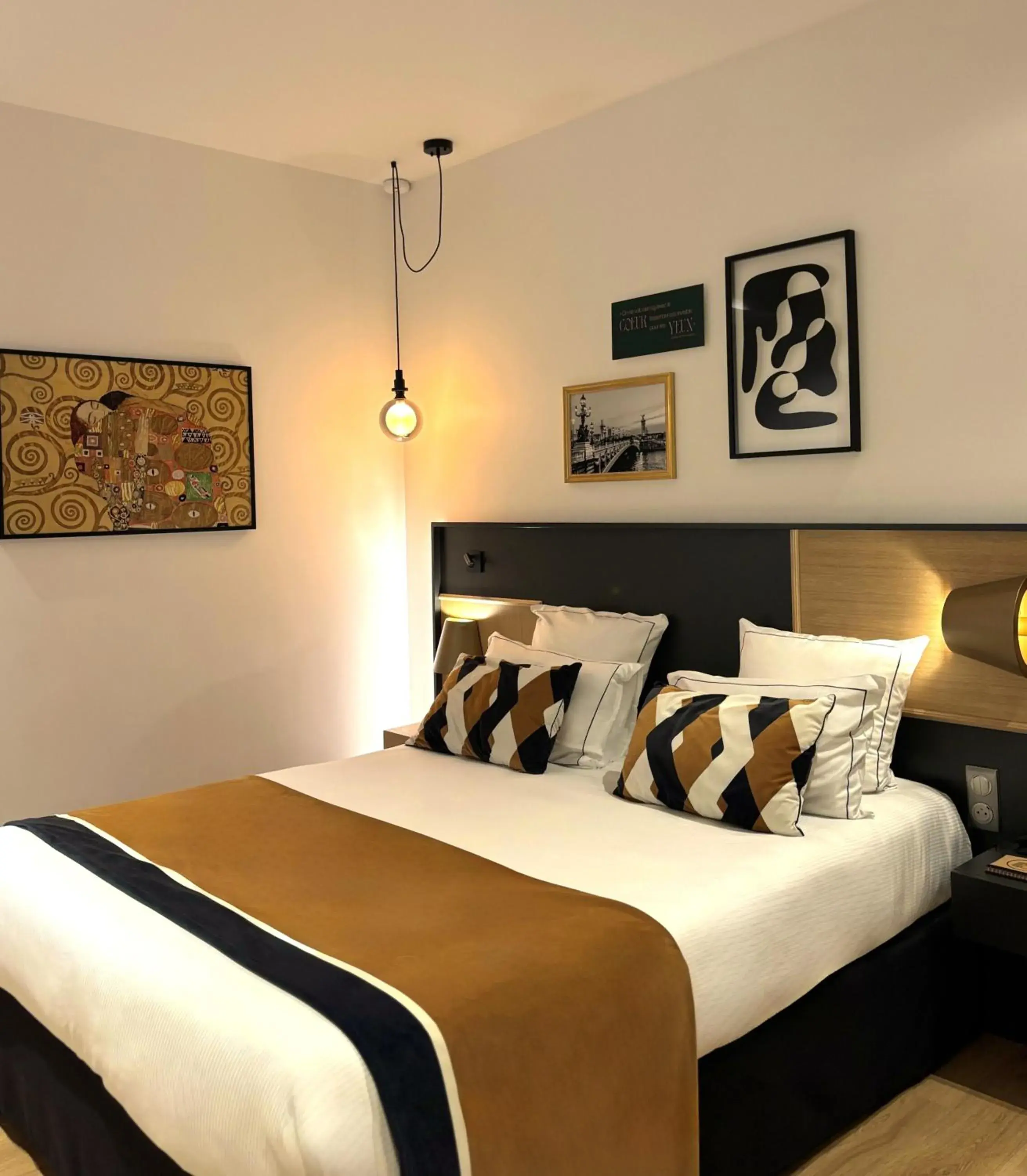 Deluxe Double Room in Star Champs-Elysées Deluxe Double Room in Star Champs-Elysées