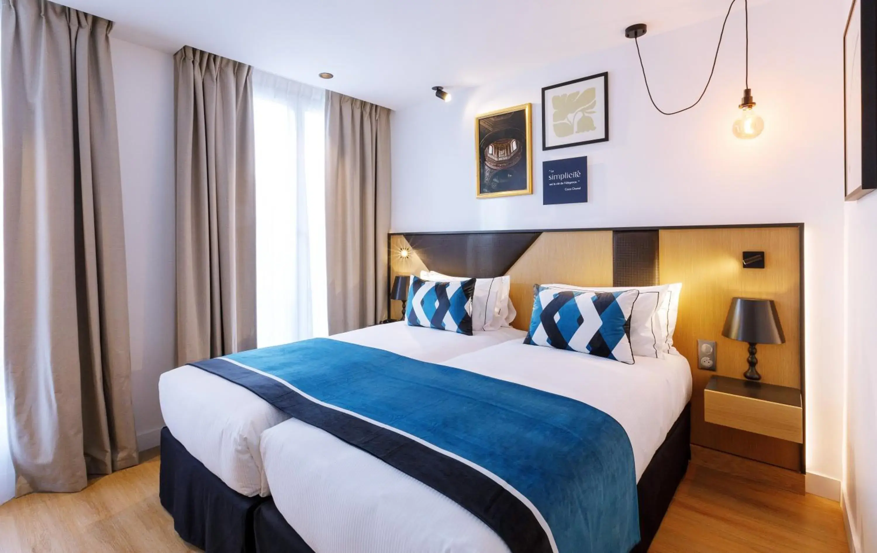 Superior Twin Room in Star Champs-Elysées Superior Twin Room in Star Champs-Elysées