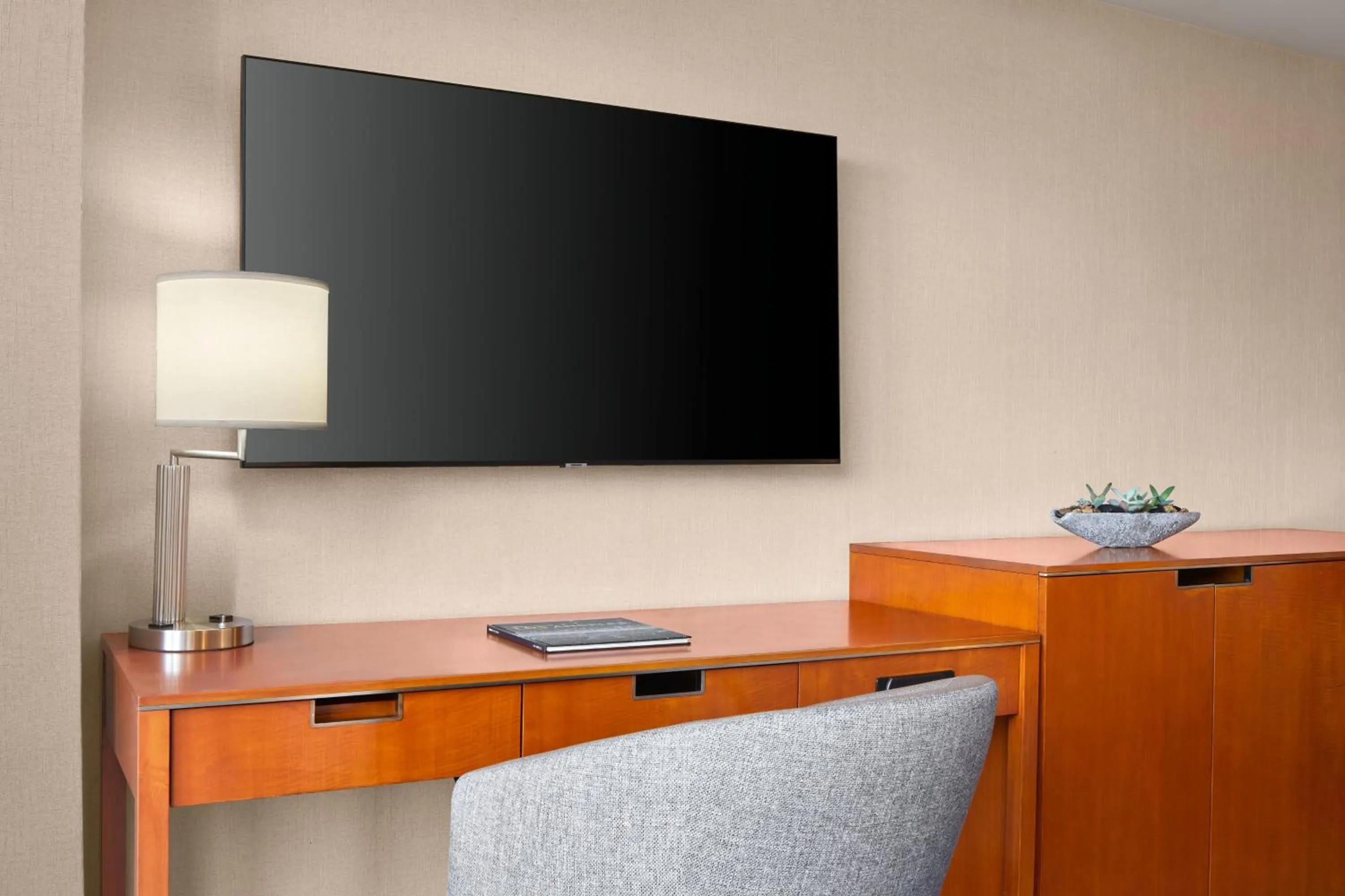 Photo of the whole room in The Westin Bonaventure Hotel & Suites, Los Angeles