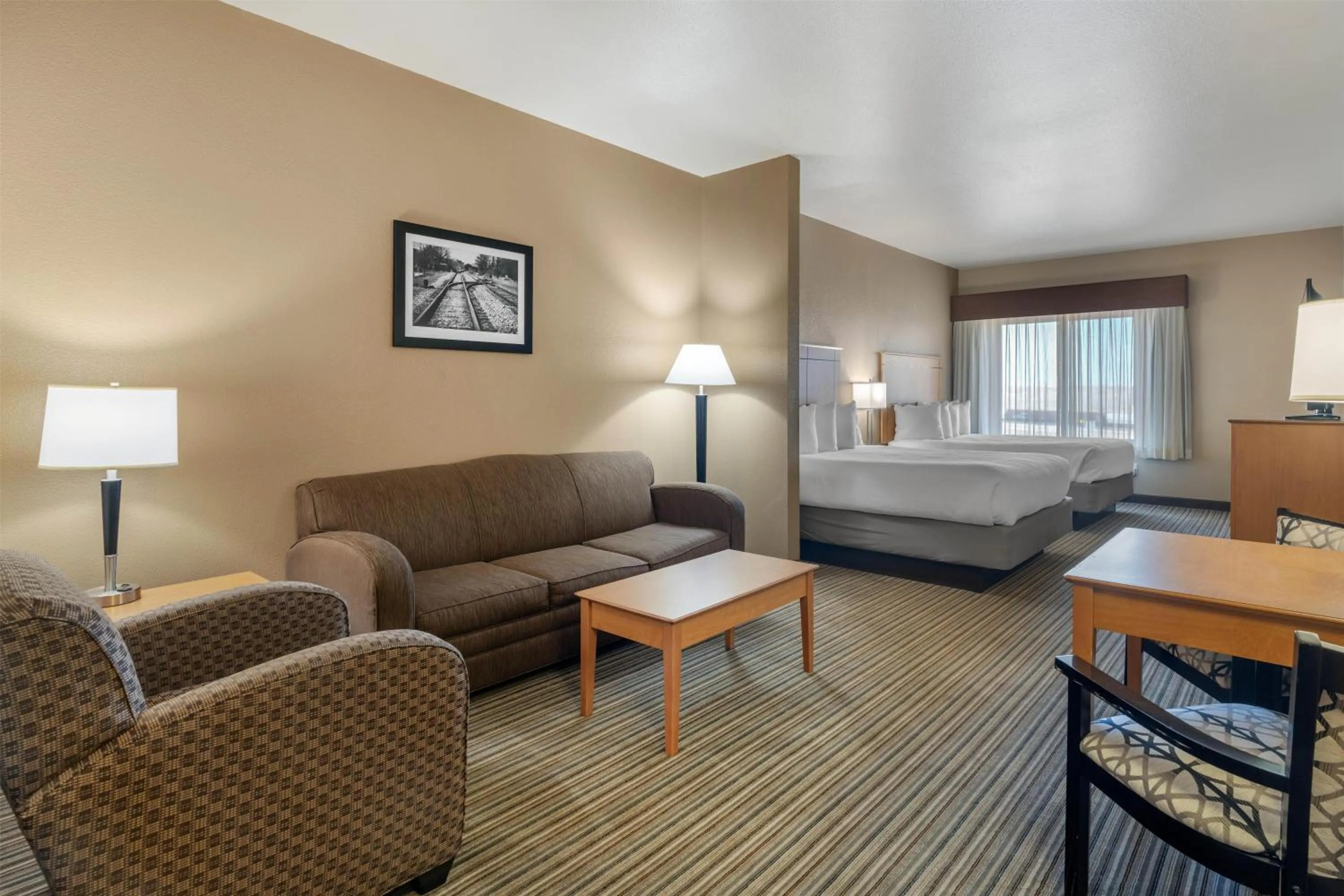 Bedroom, Bed in Best Western Shelby Inn & Suites