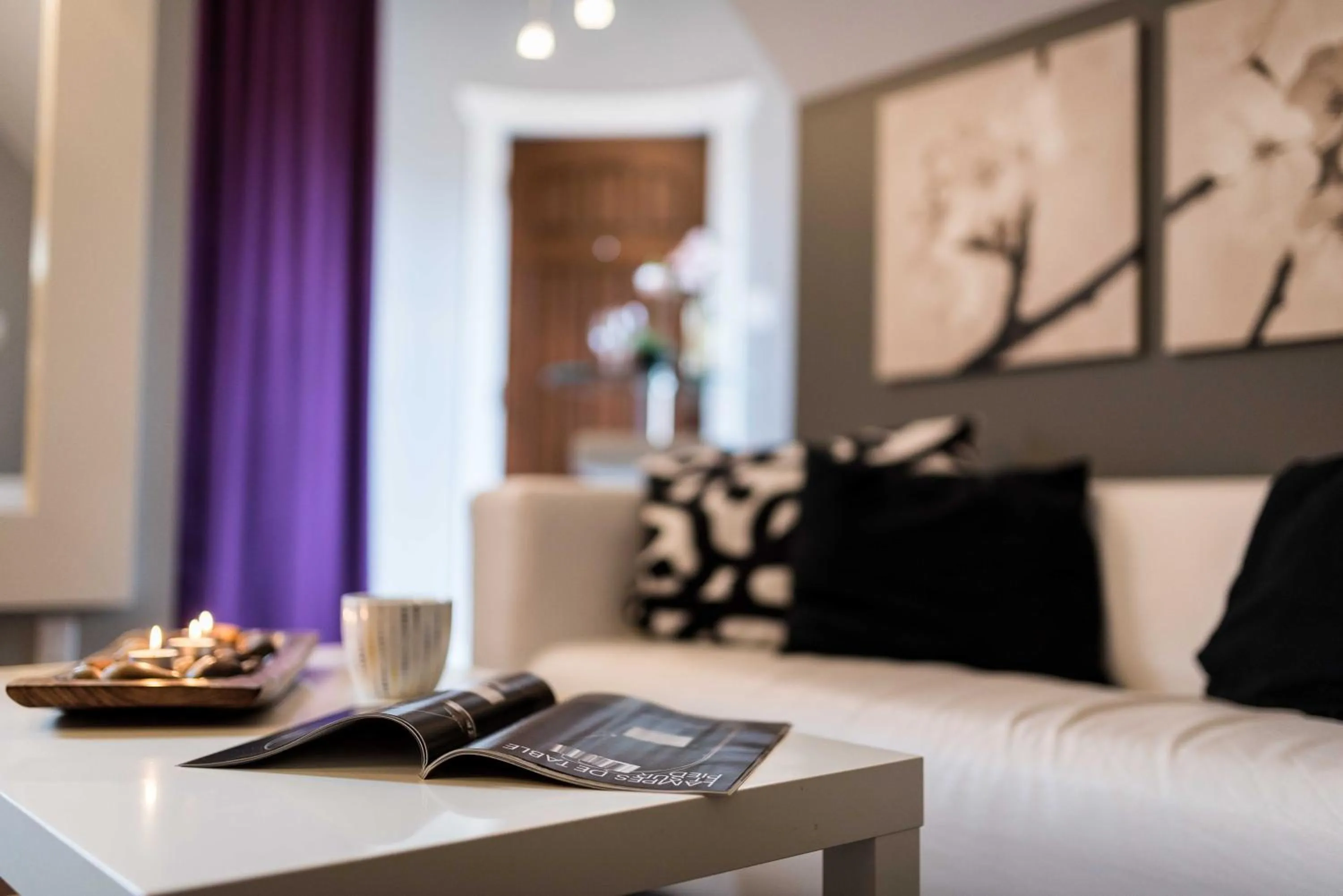 Living room, Bed in Château Queen by Bower Boutique Hotels