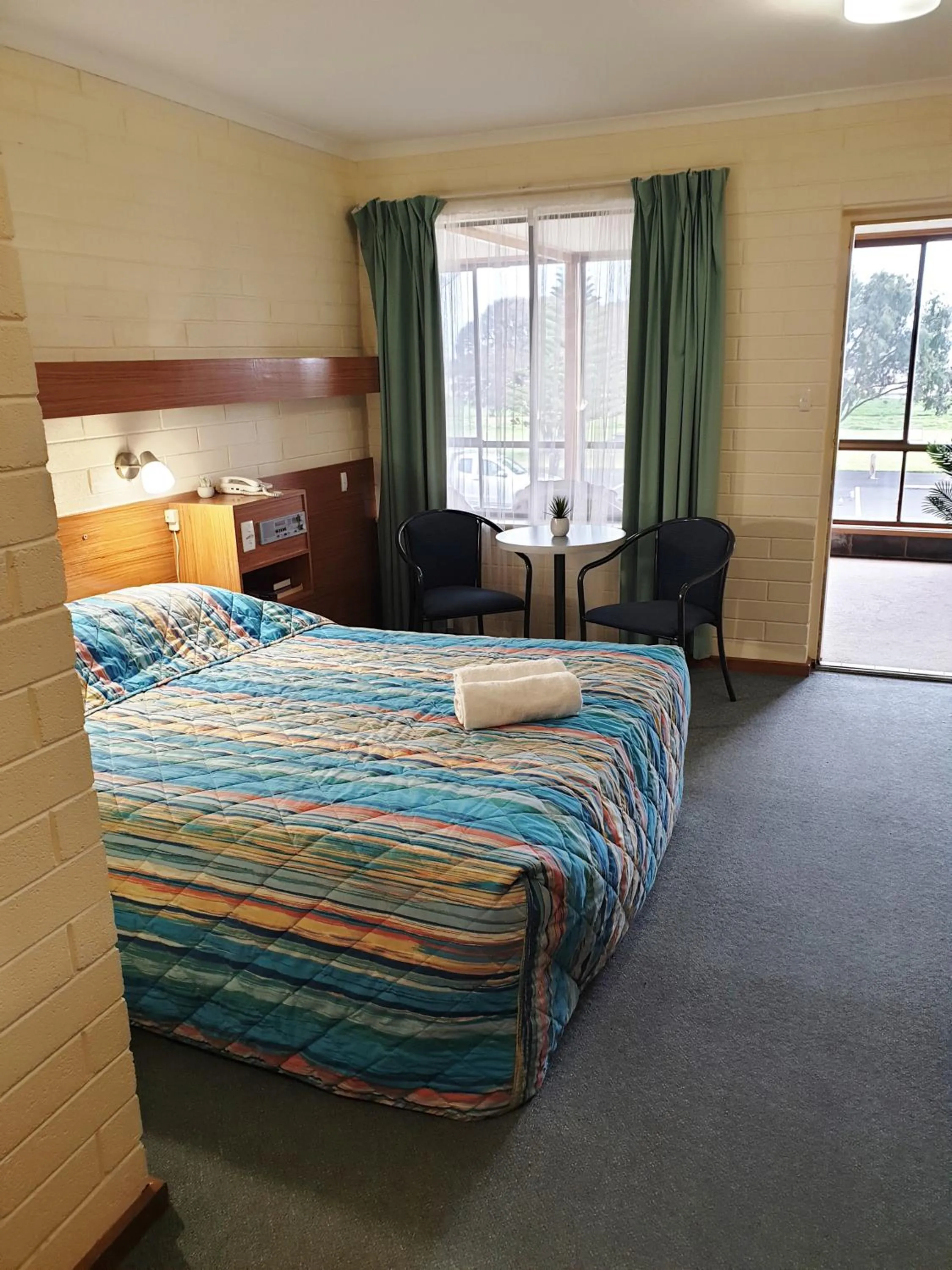 Photo of the whole room, Bed in Lacepede Bay Motel