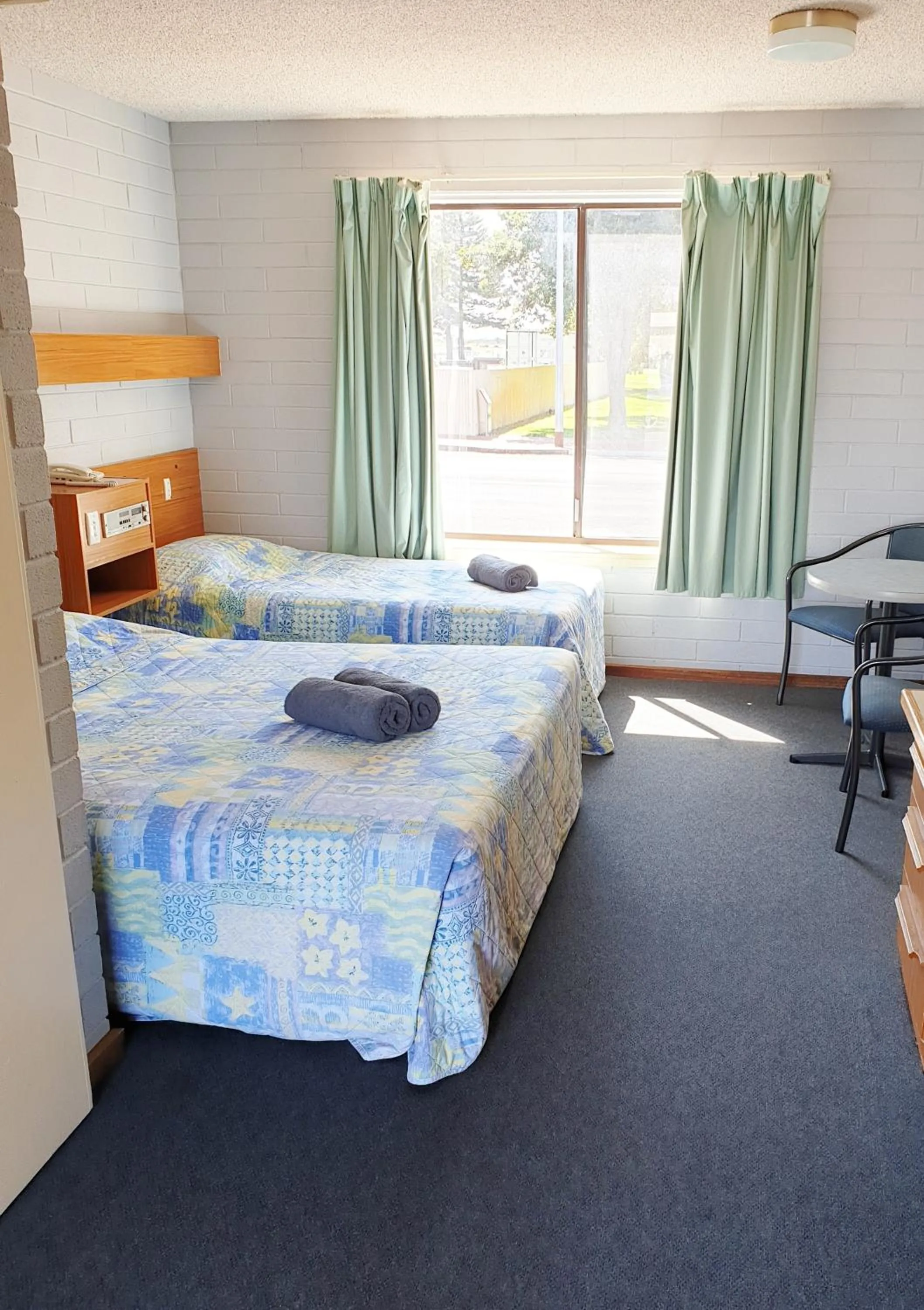 Photo of the whole room, Bed in Lacepede Bay Motel