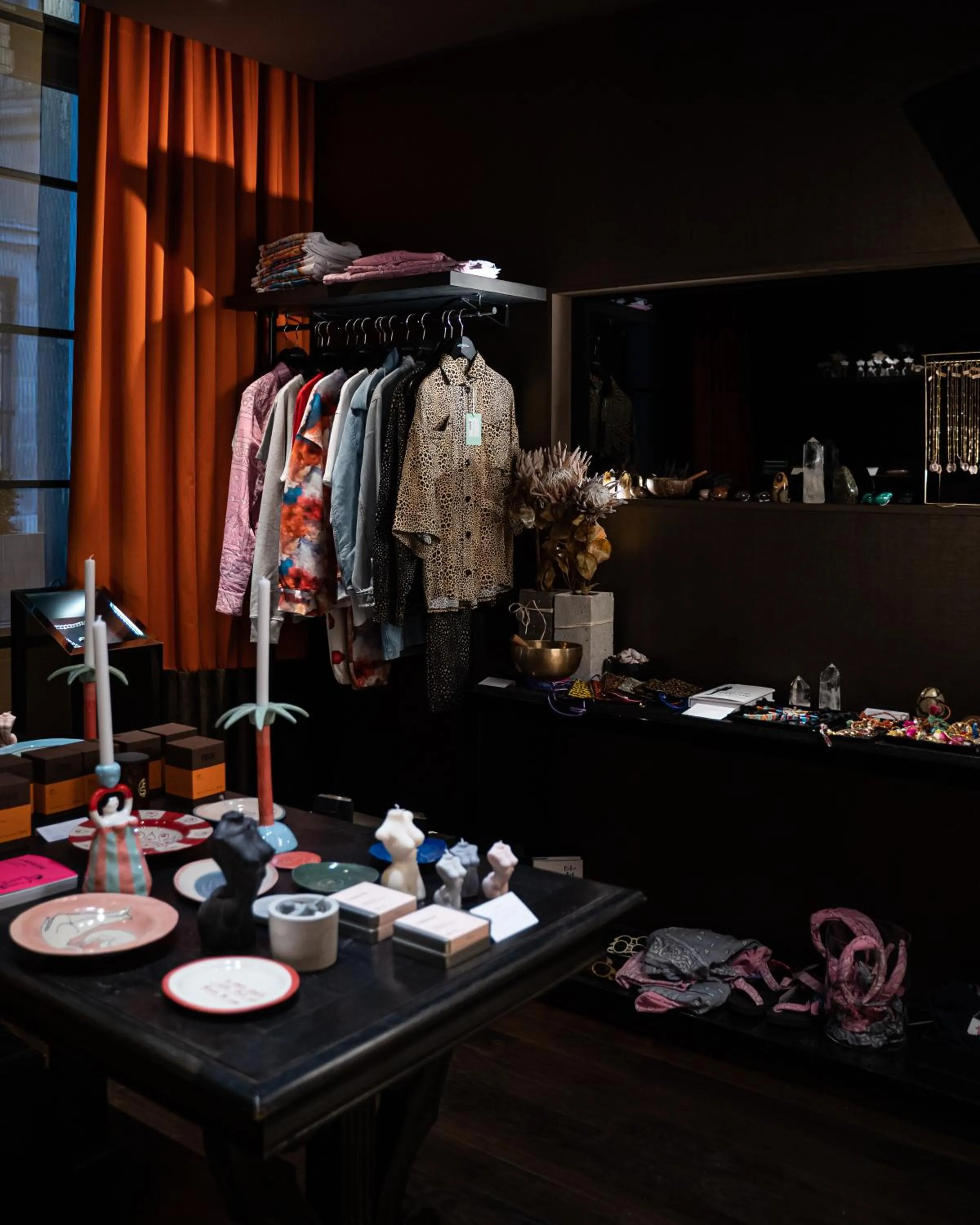 On-site shops in Grand Hôtel Du Palais Royal