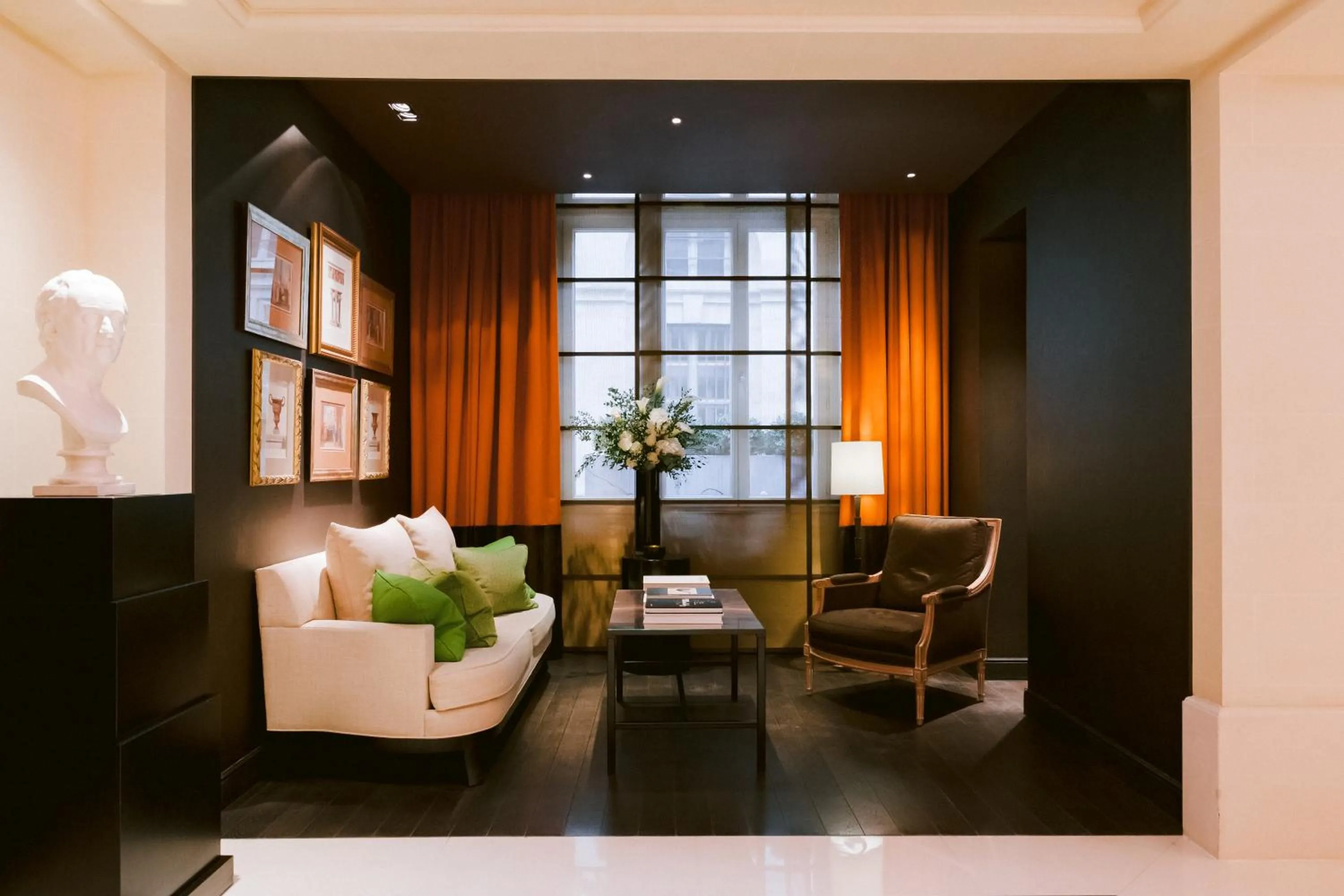 Lobby or reception in Grand Hôtel Du Palais Royal