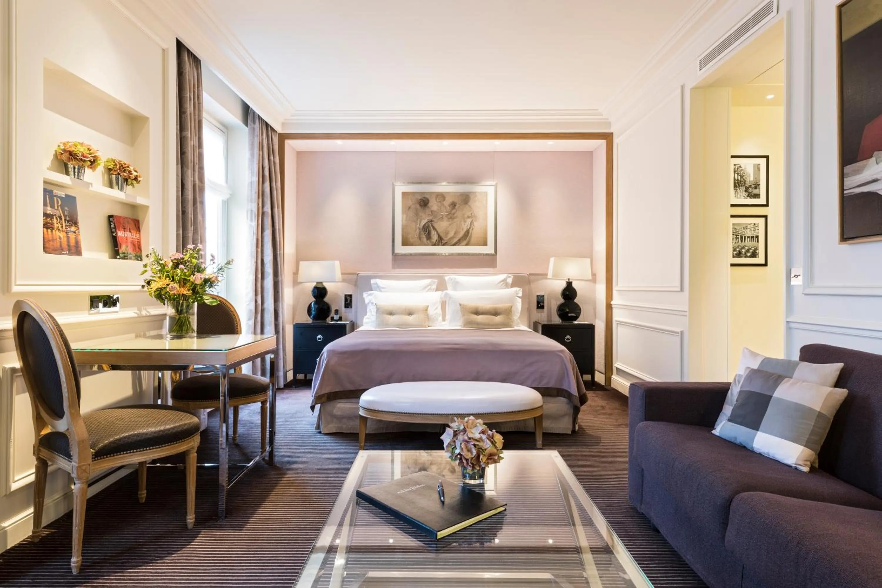 Photo of the whole room, Bed in Grand Hôtel Du Palais Royal