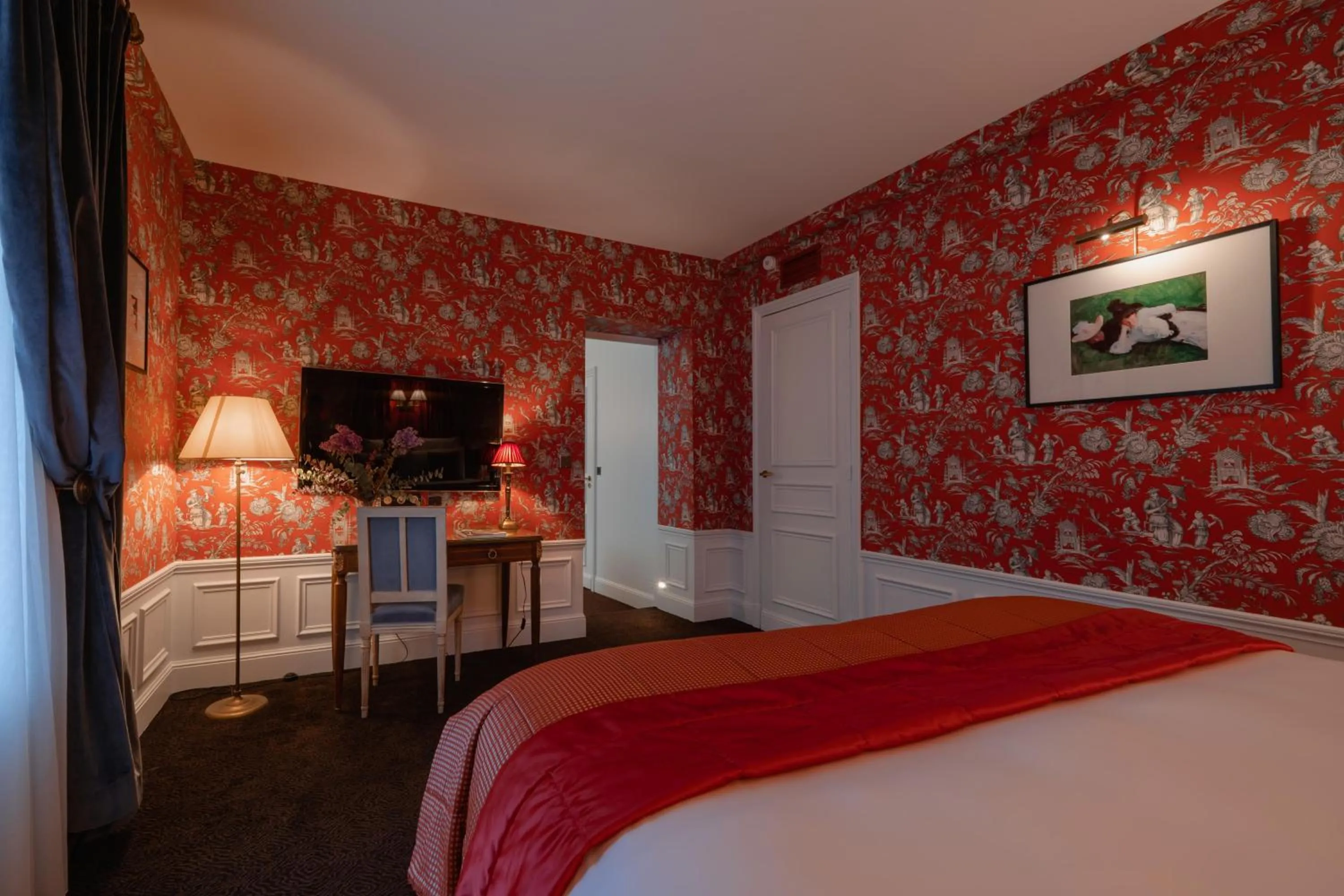 Photo of the whole room, Bed in Hôtel De Buci