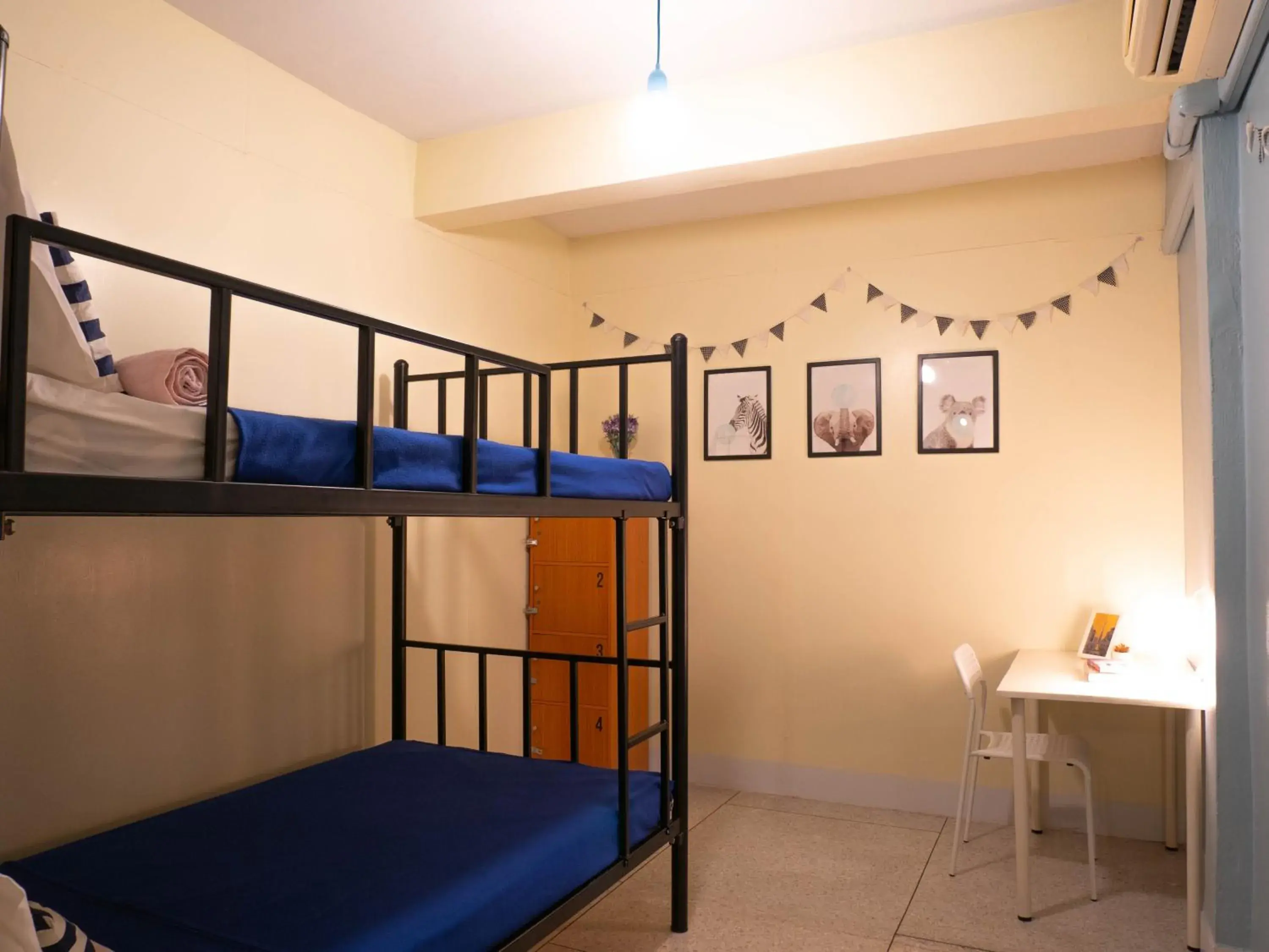 Private Bunk Bed with Private External Bathroom in Chan Cha La 99 Hostel Private Bunk Bed with Private External Bathroom in Chan Cha La 99 Hostel
