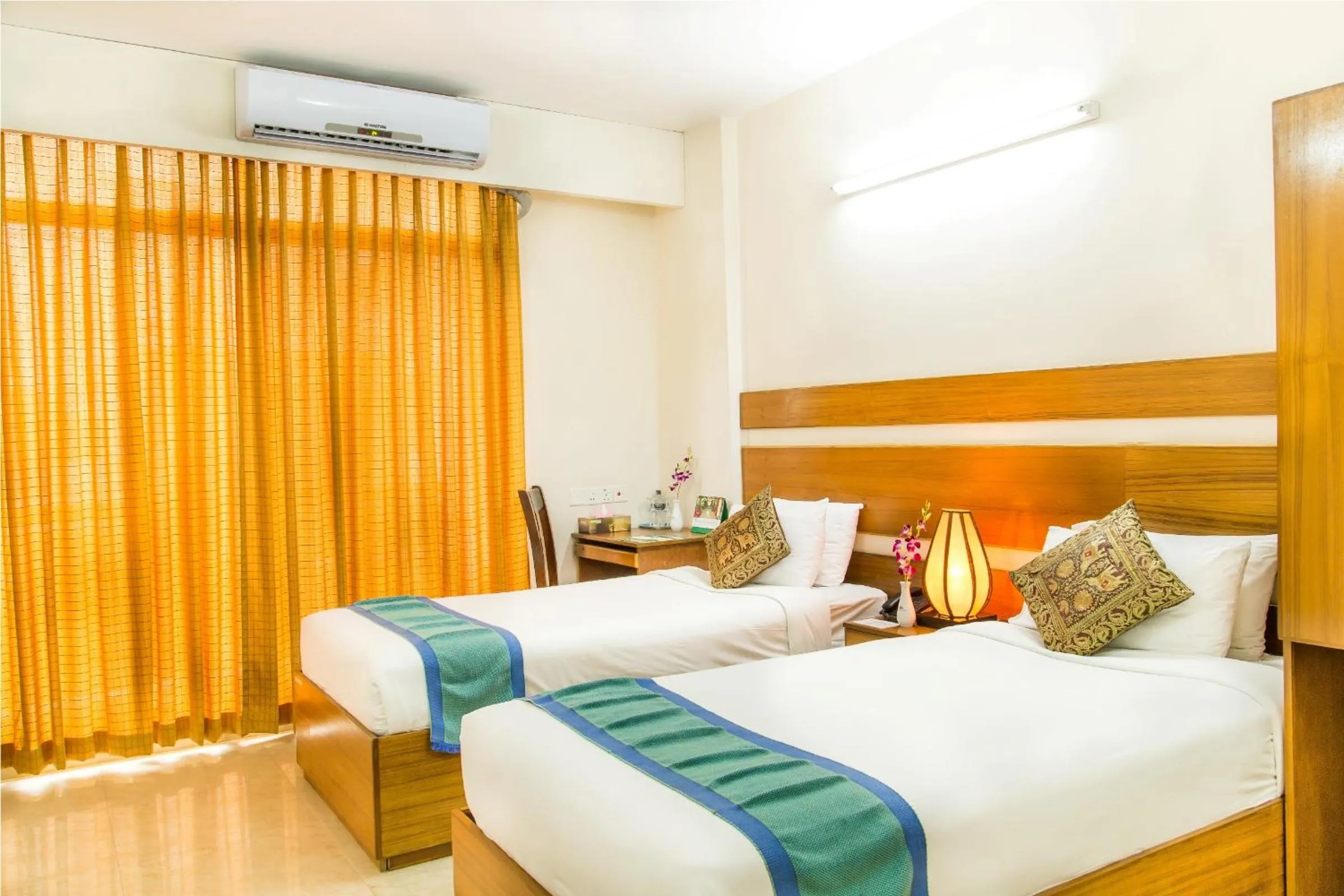 Photo of the whole room, Bed in Dhaka Golden Inn - Banani'Lakeside