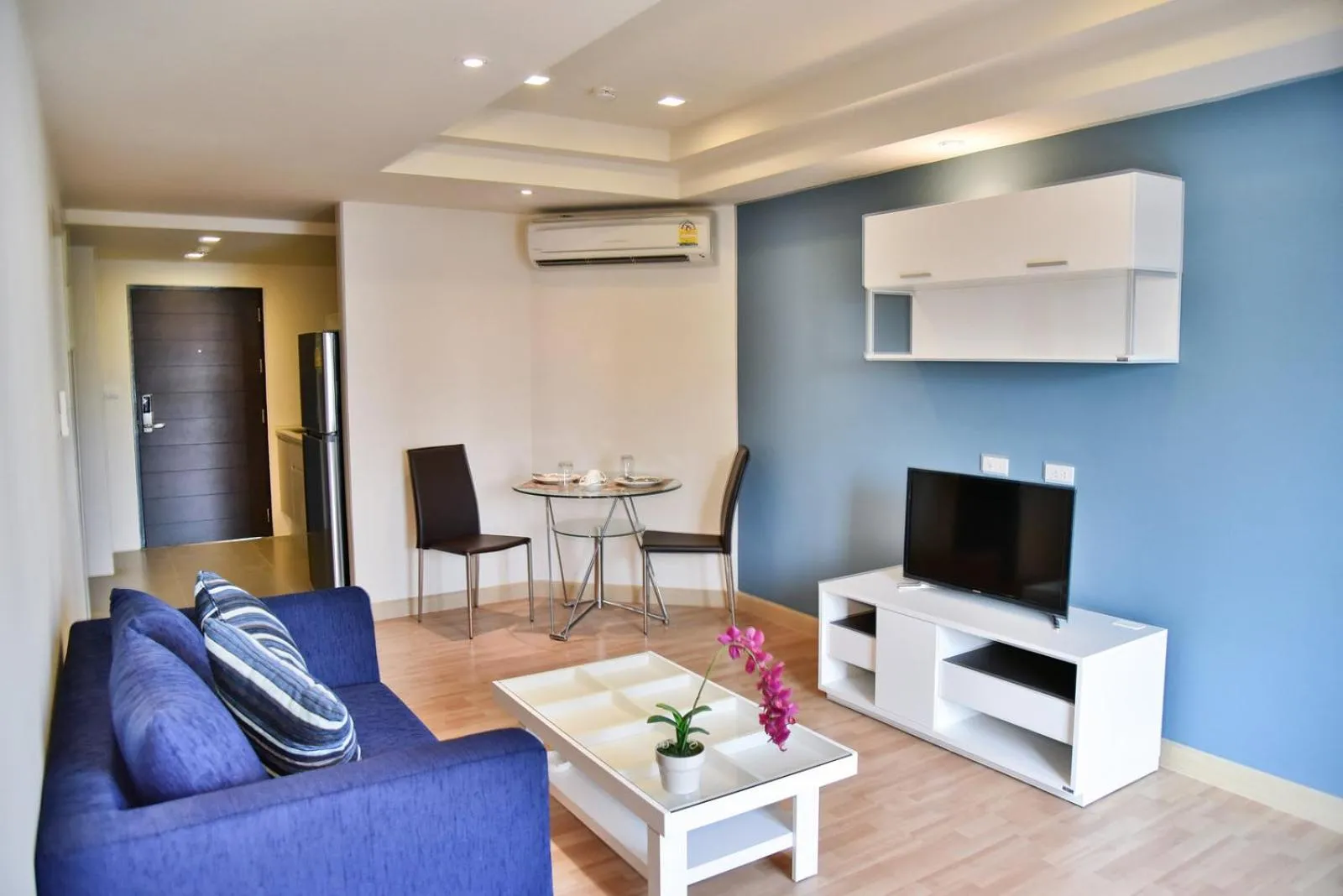 TV and multimedia in The Kaze 34 Hotel and Serviced Residence