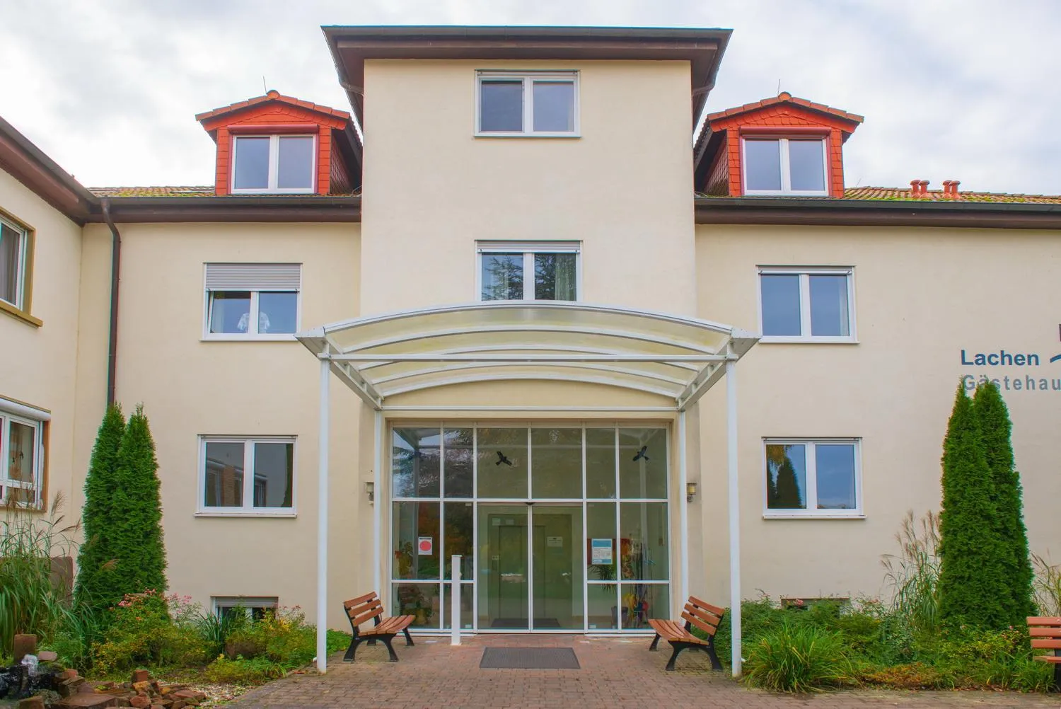 Facade/entrance in Christliche Gästehäuser Weinstraße