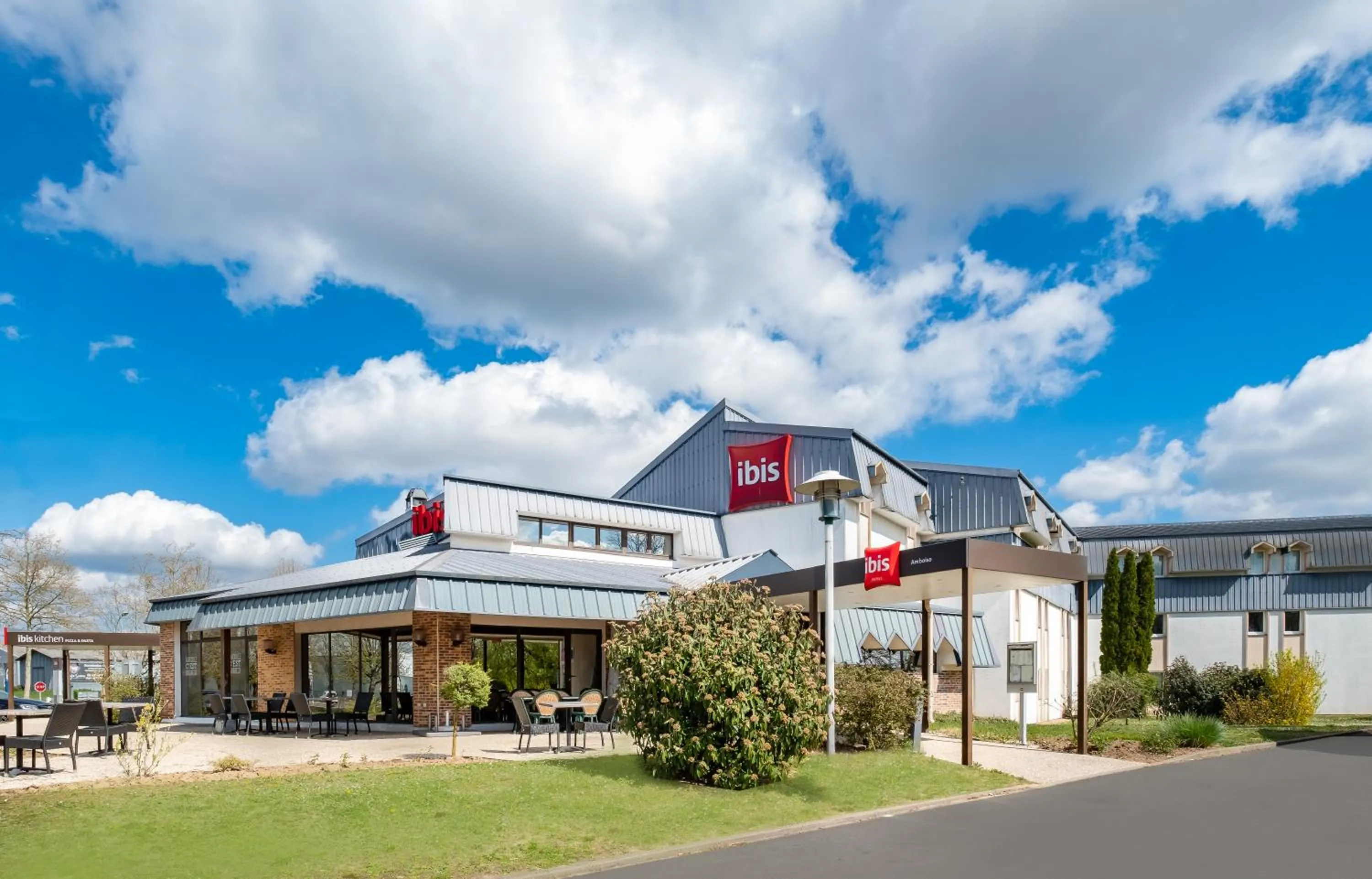 Property building in ibis Amboise