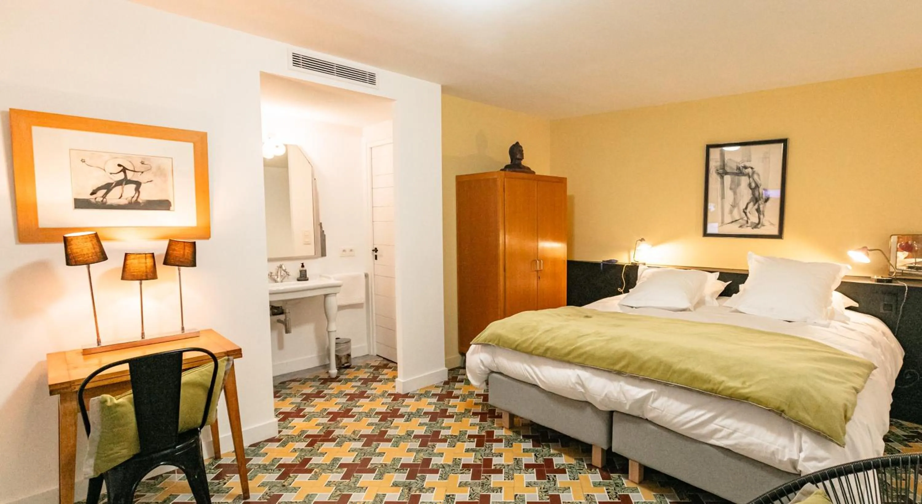 Bedroom in Gabrielle Jeanne