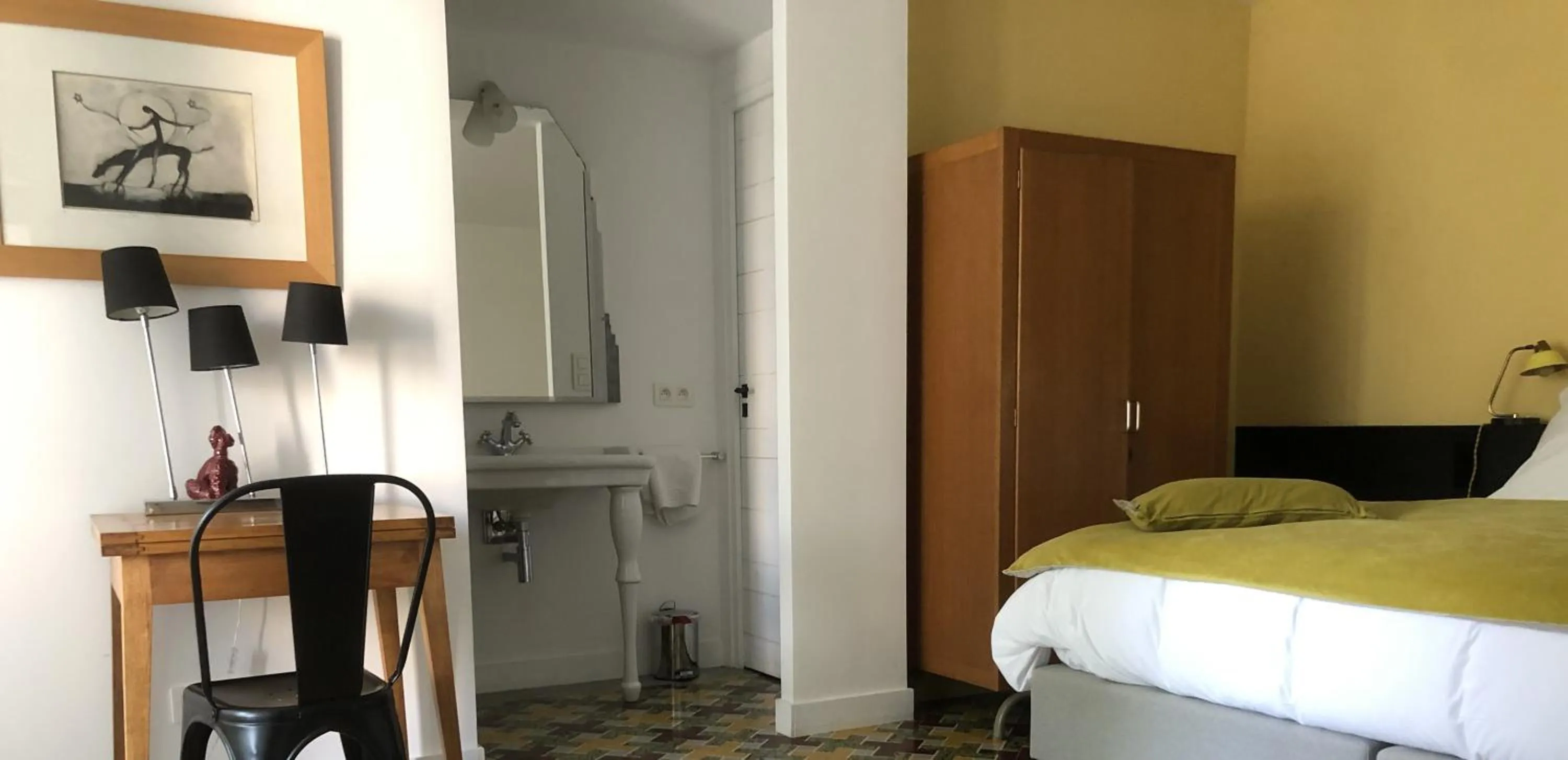 Bedroom in Gabrielle Jeanne