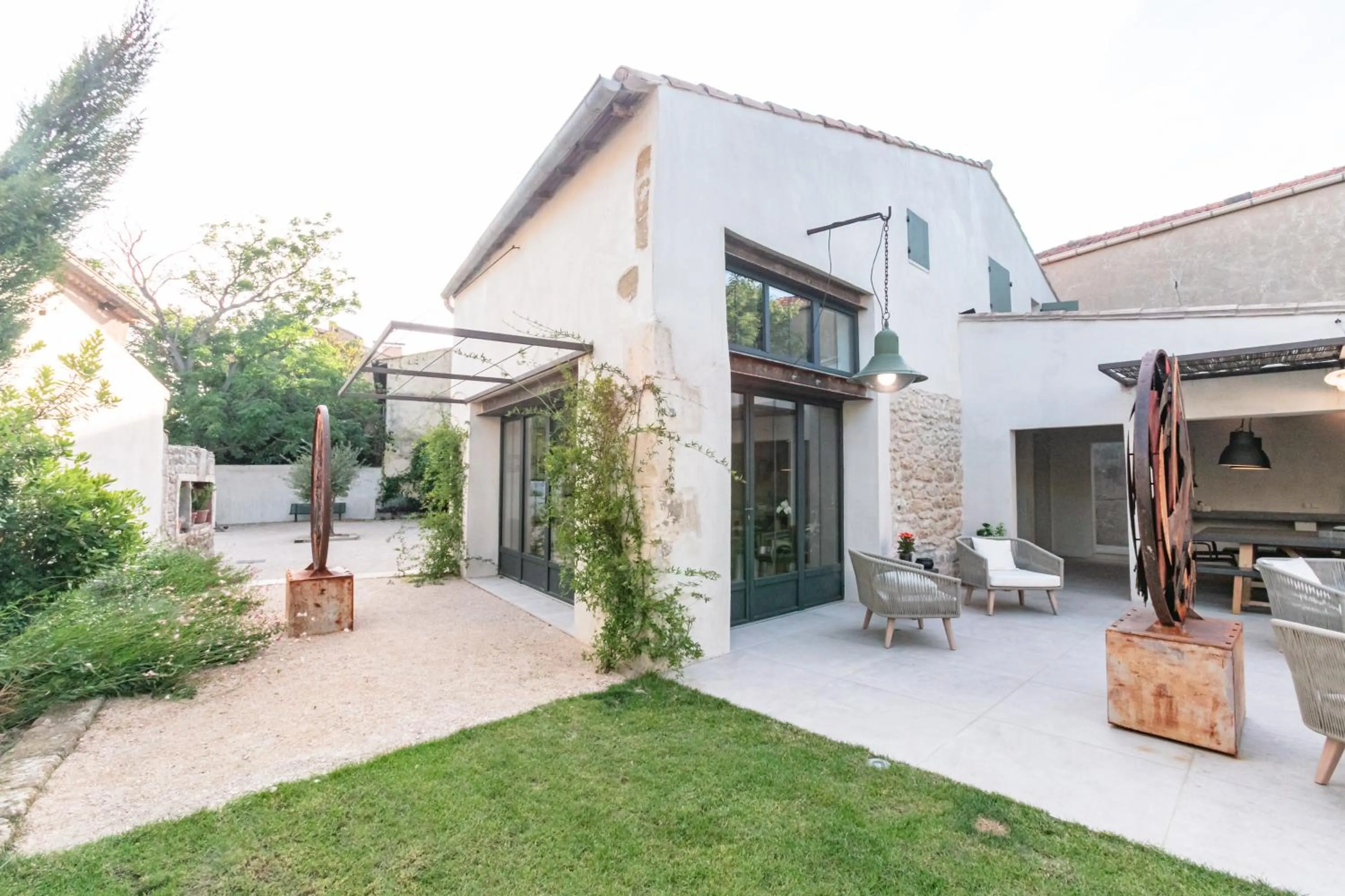 Property Building in Gabrielle Jeanne