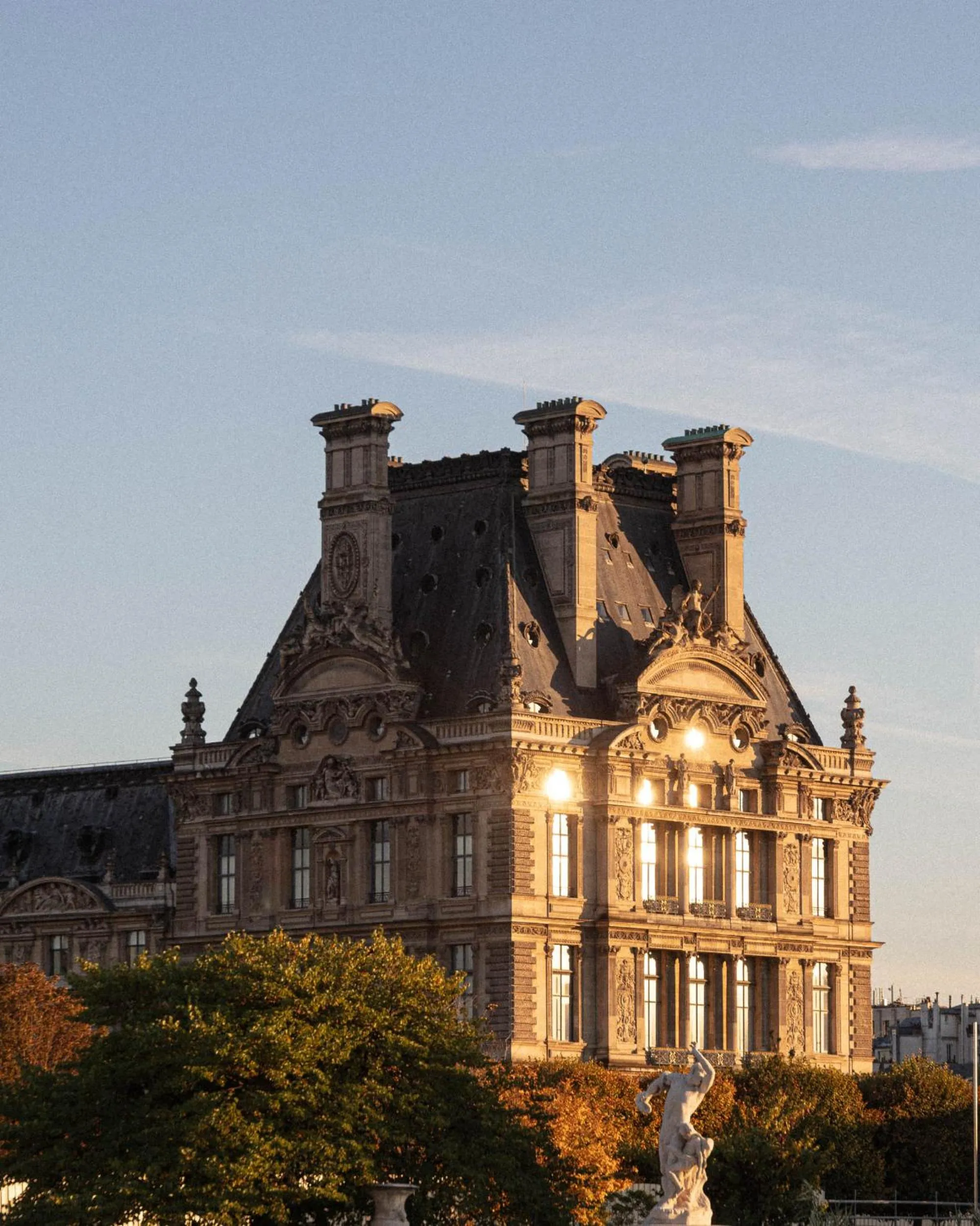Neighbourhood in Le Burgundy Paris
