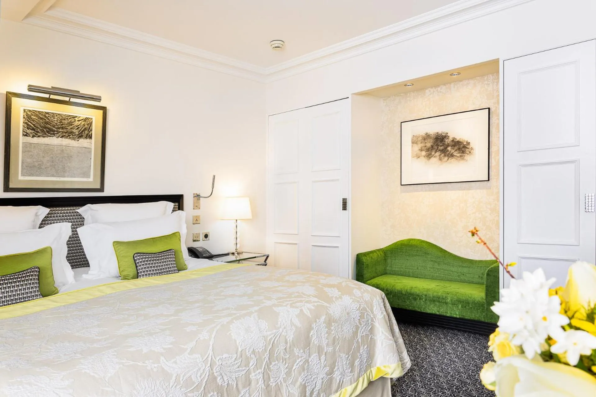 Bed in Le Burgundy Paris