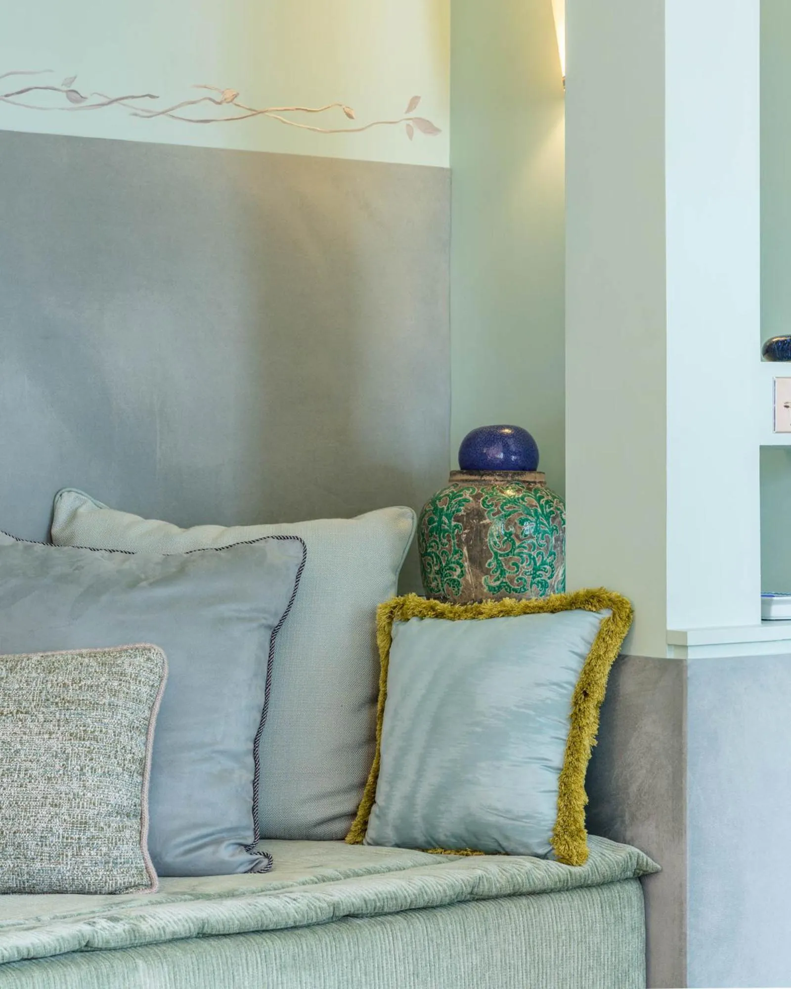 Bed in Le Burgundy Paris