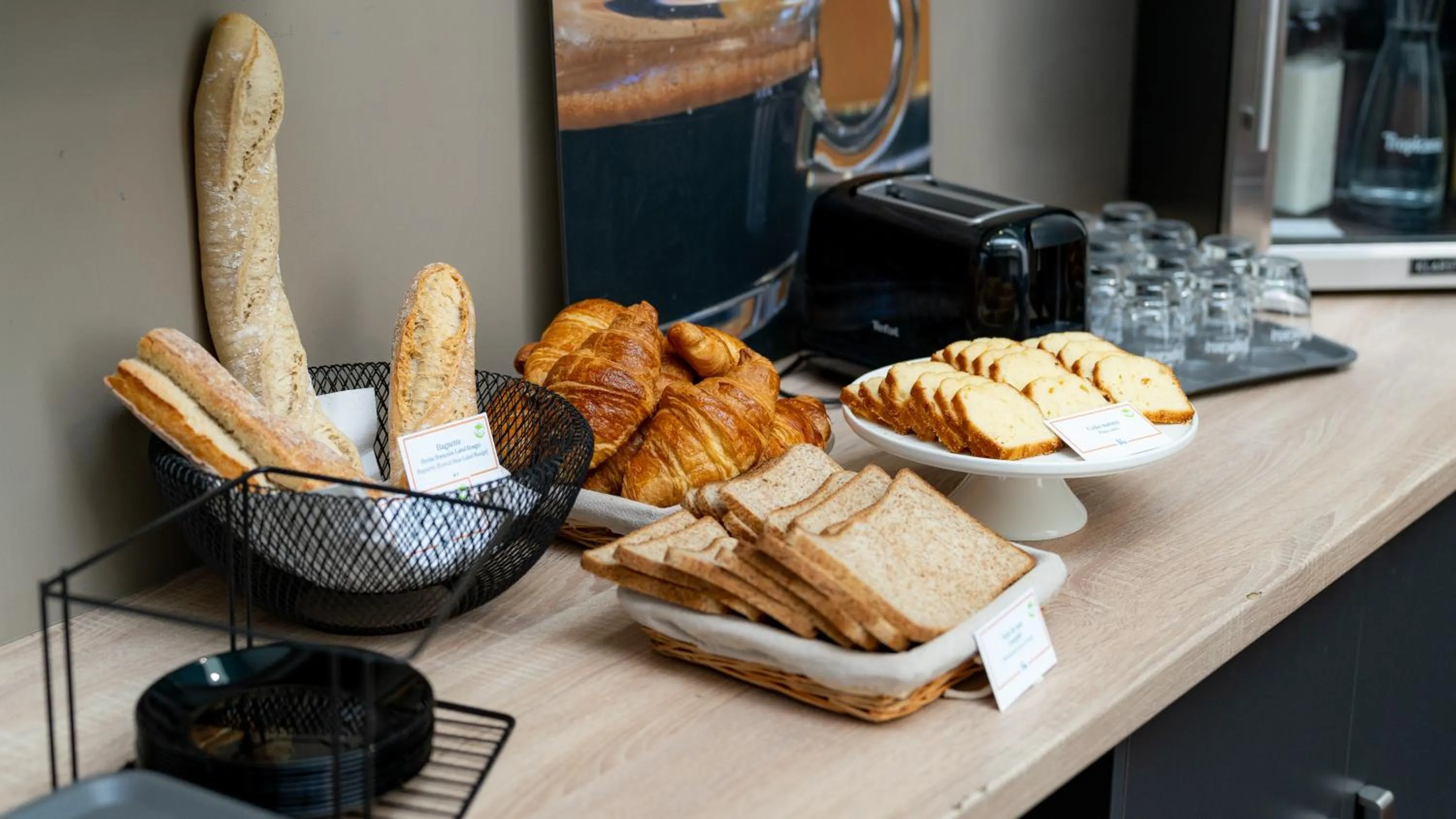 Food and drinks in KYRIAD ECO LILLE SUD - Noyelles Godault