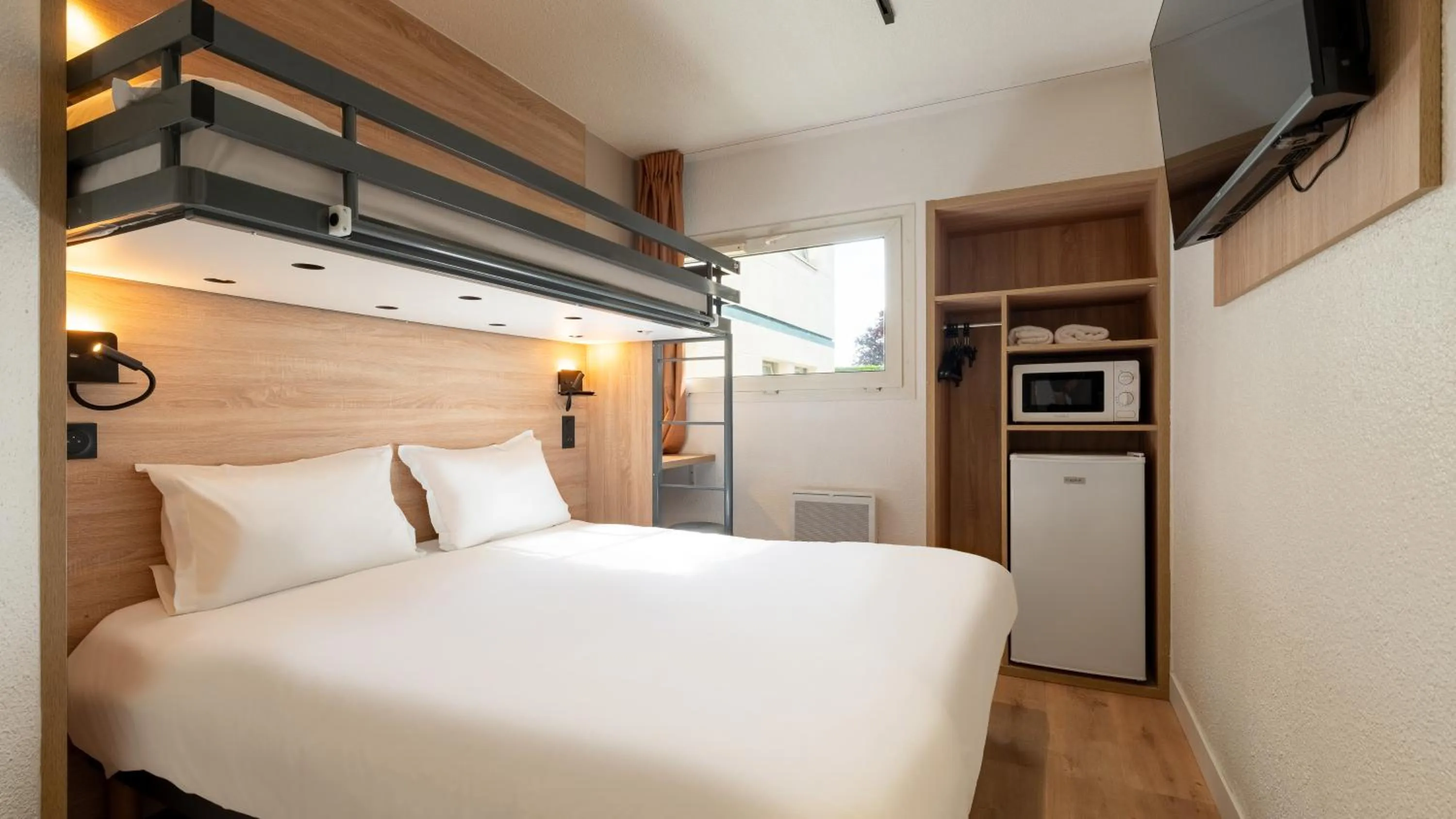 Toilet, Bed in KYRIAD ECO LILLE SUD - Noyelles Godault