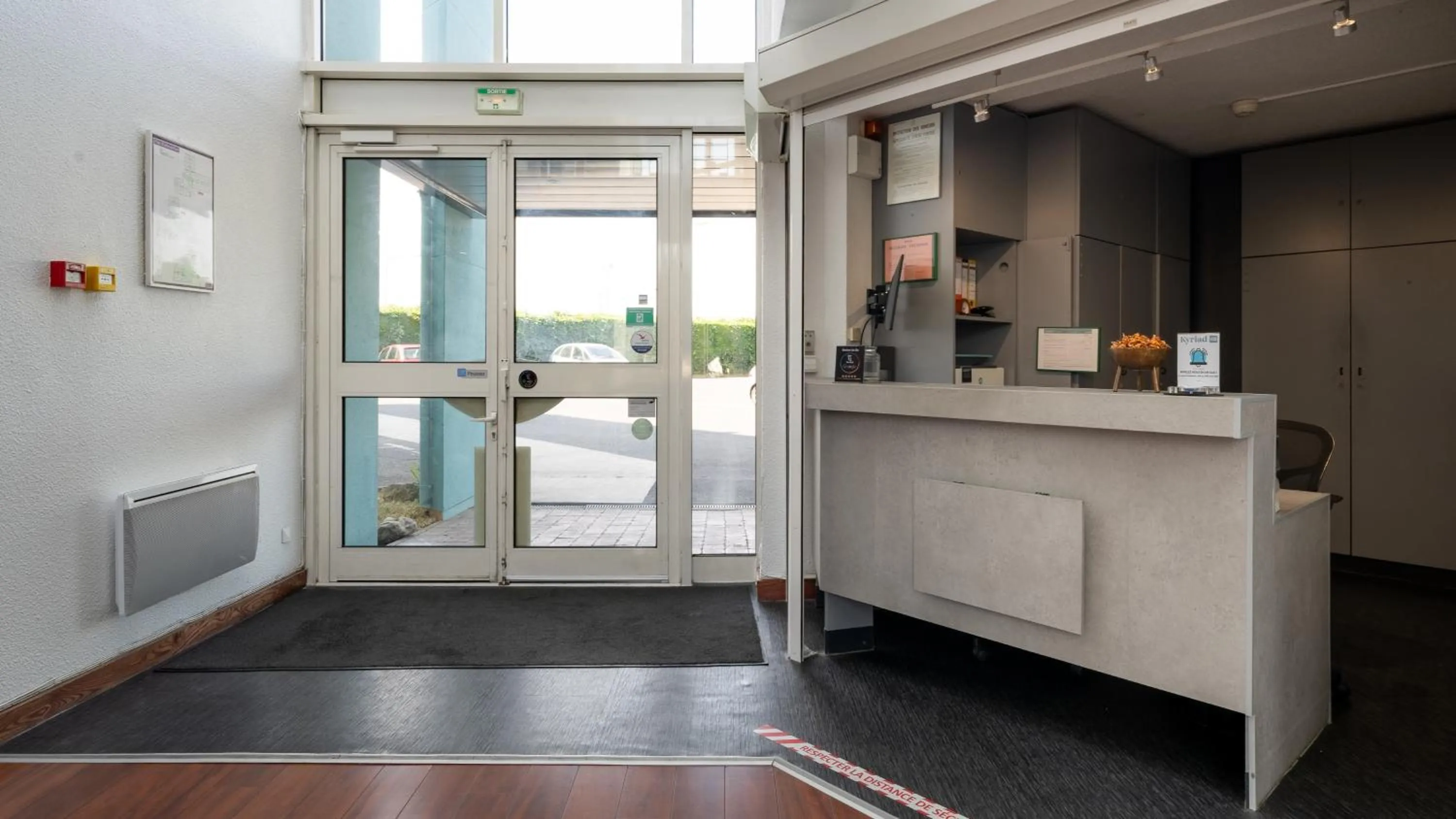 Facade/entrance in KYRIAD ECO LILLE SUD - Noyelles Godault