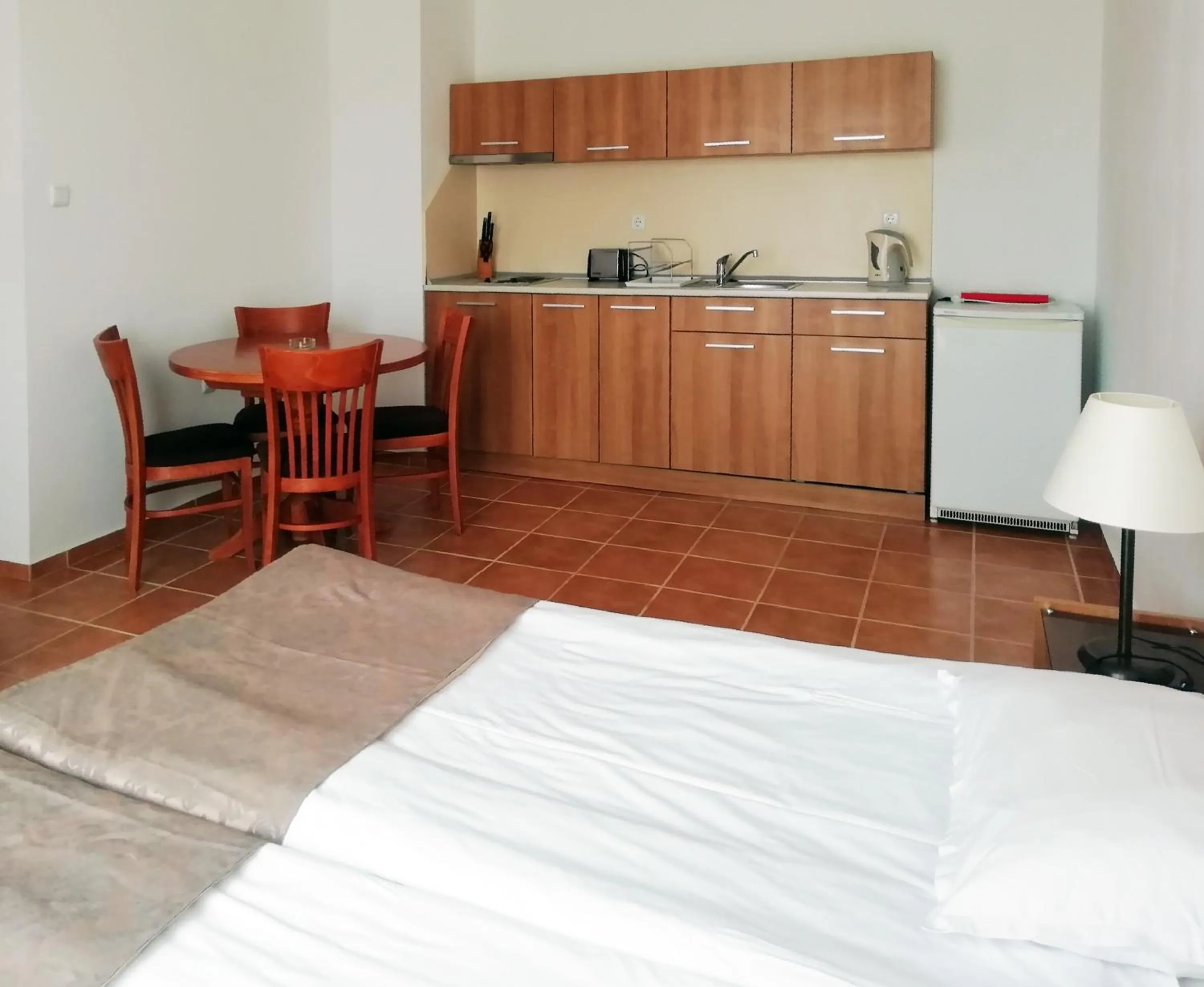 Kitchen or kitchenette, Bed in Apart Hotel Efir