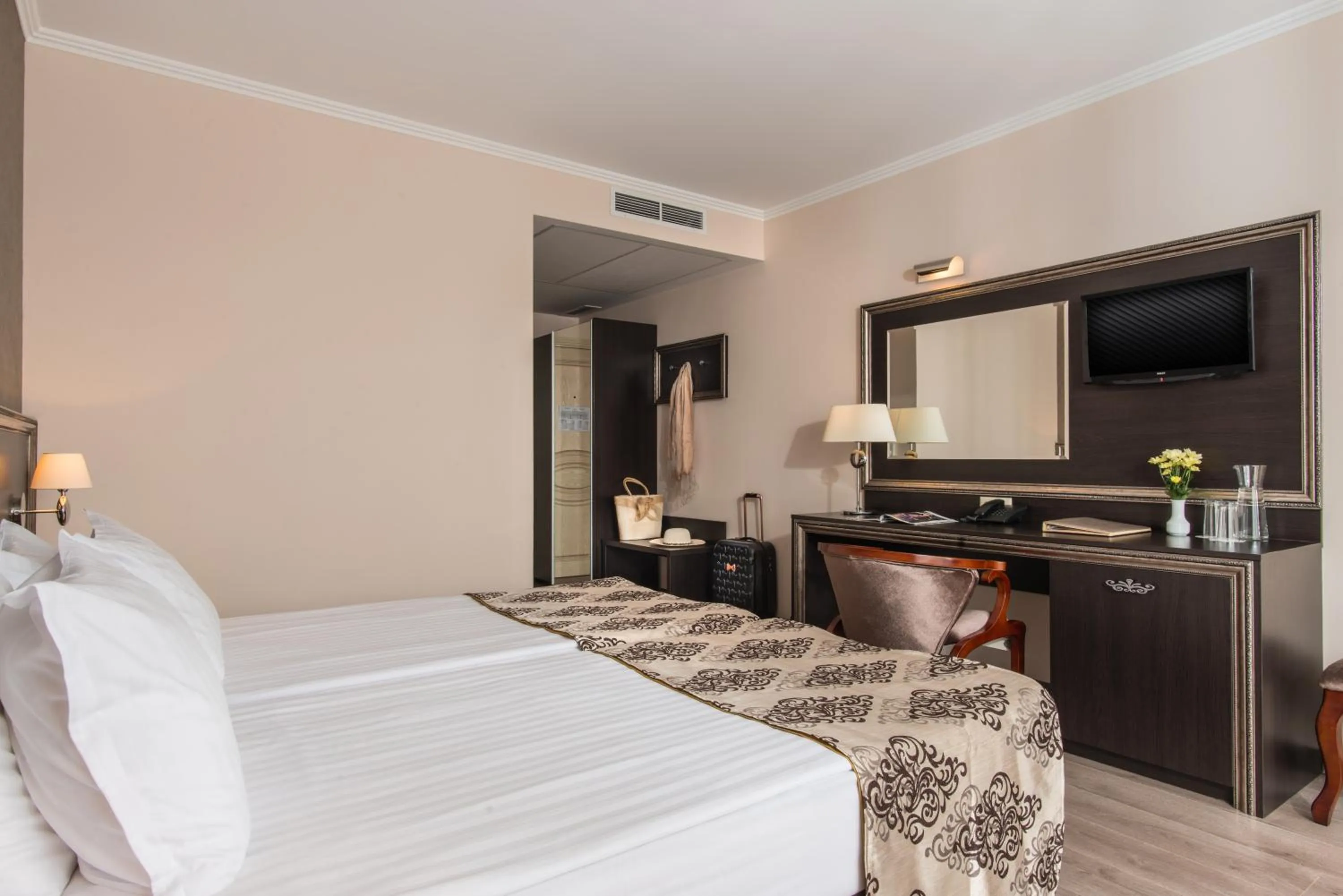 Bedroom, Bed in Hotel & SPA Diamant Residence - All Inclusive