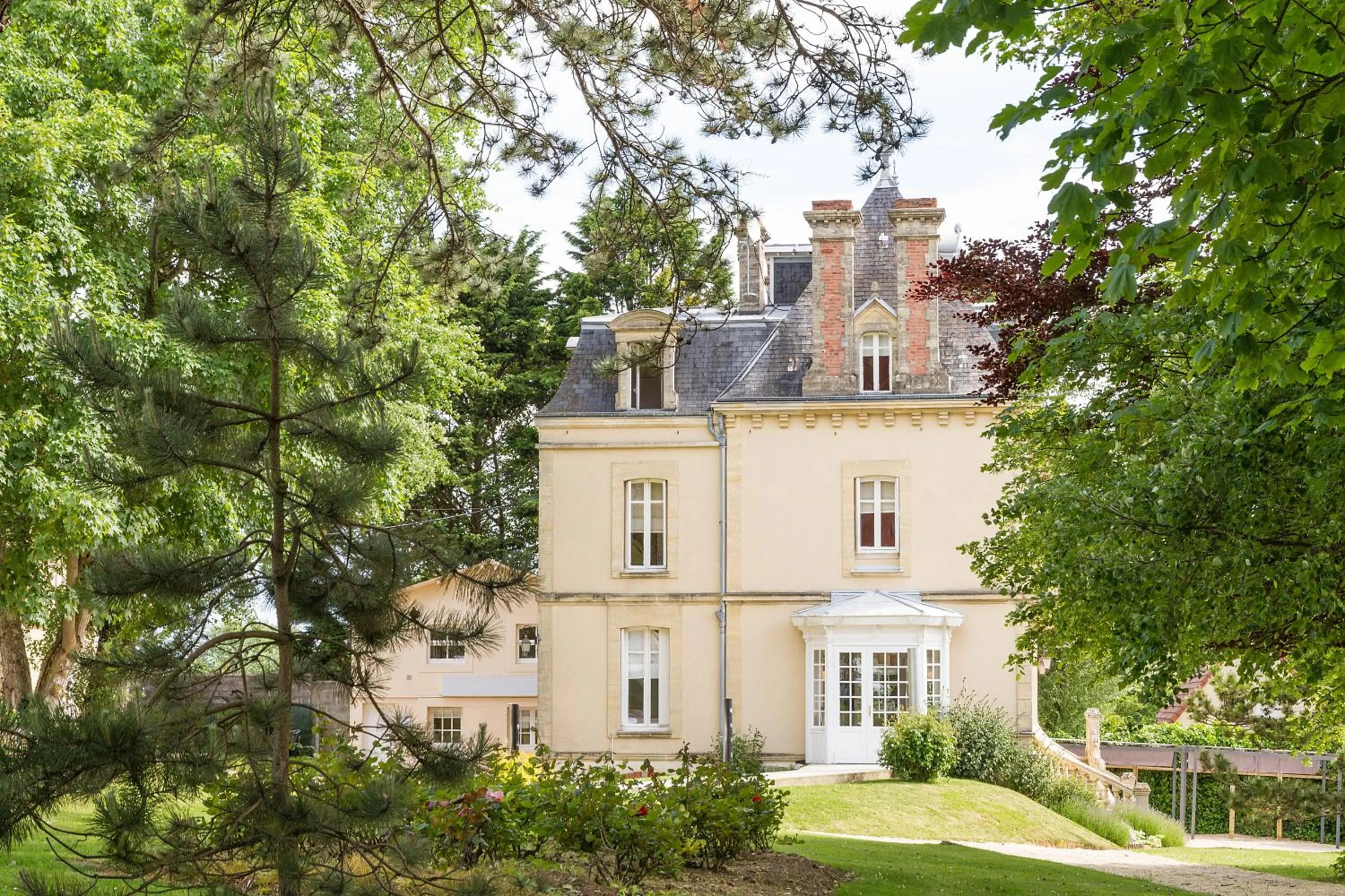 Facade/entrance in Les Villas d'Arromanches, Teritoria