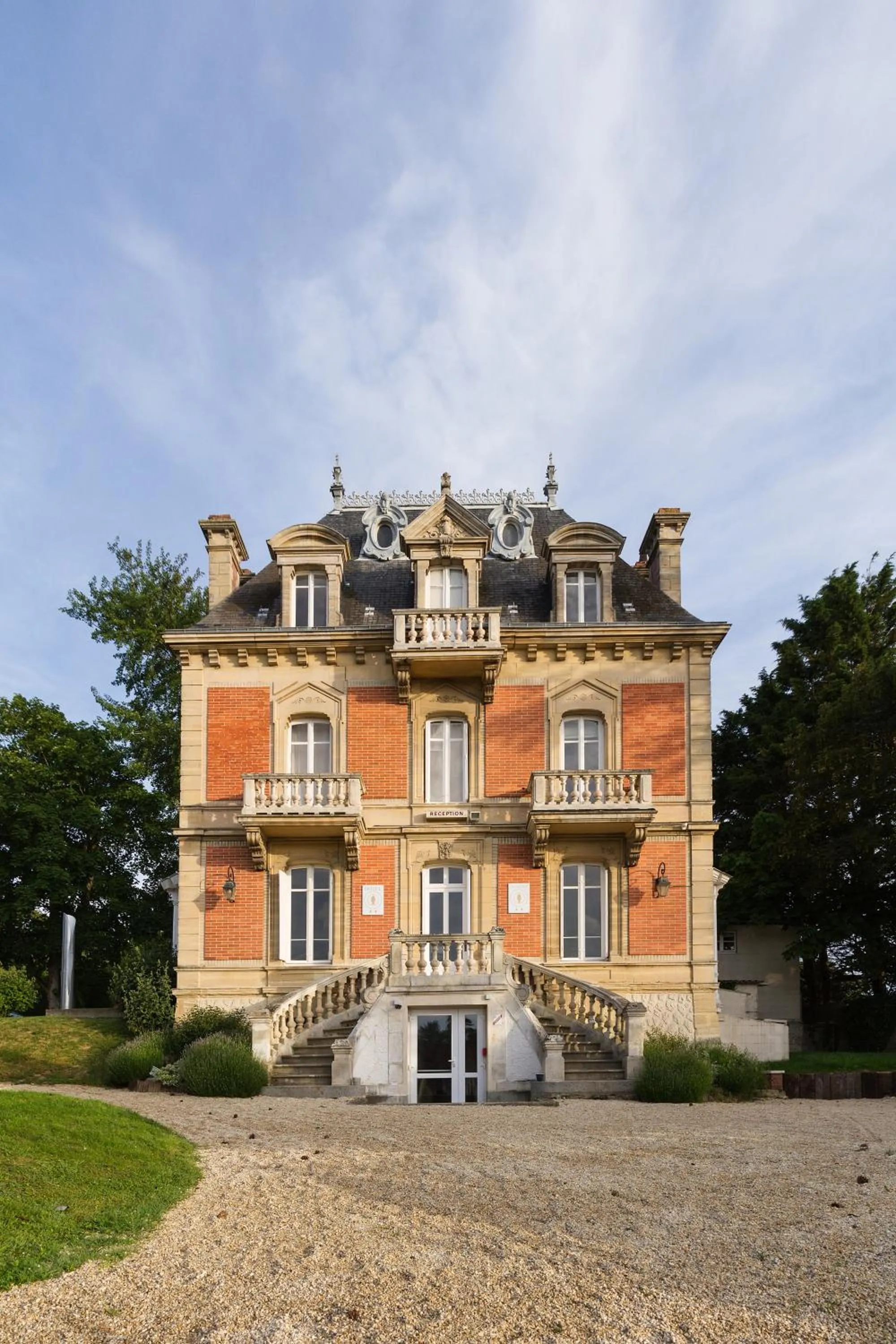 Facade/entrance in Les Villas d'Arromanches, Teritoria