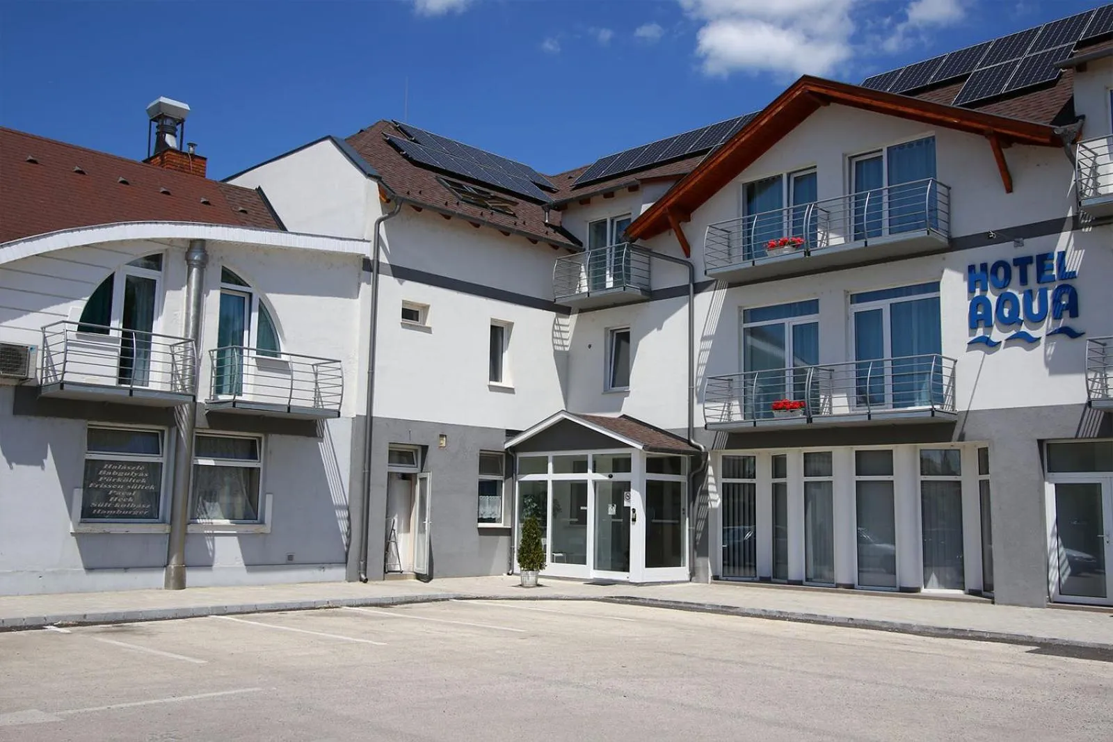 Property building in Hotel Aqua