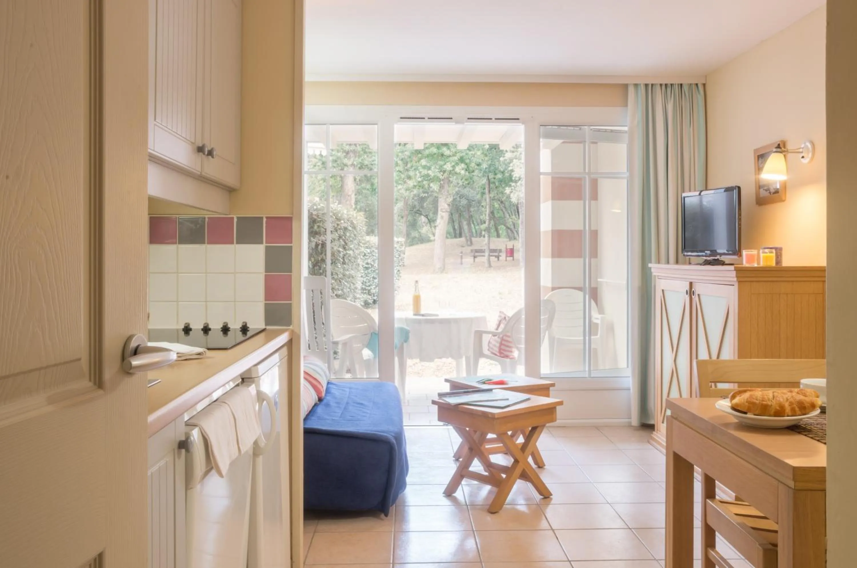 TV and multimedia in Résidence Pierre & Vacances Les Dunes du Médoc