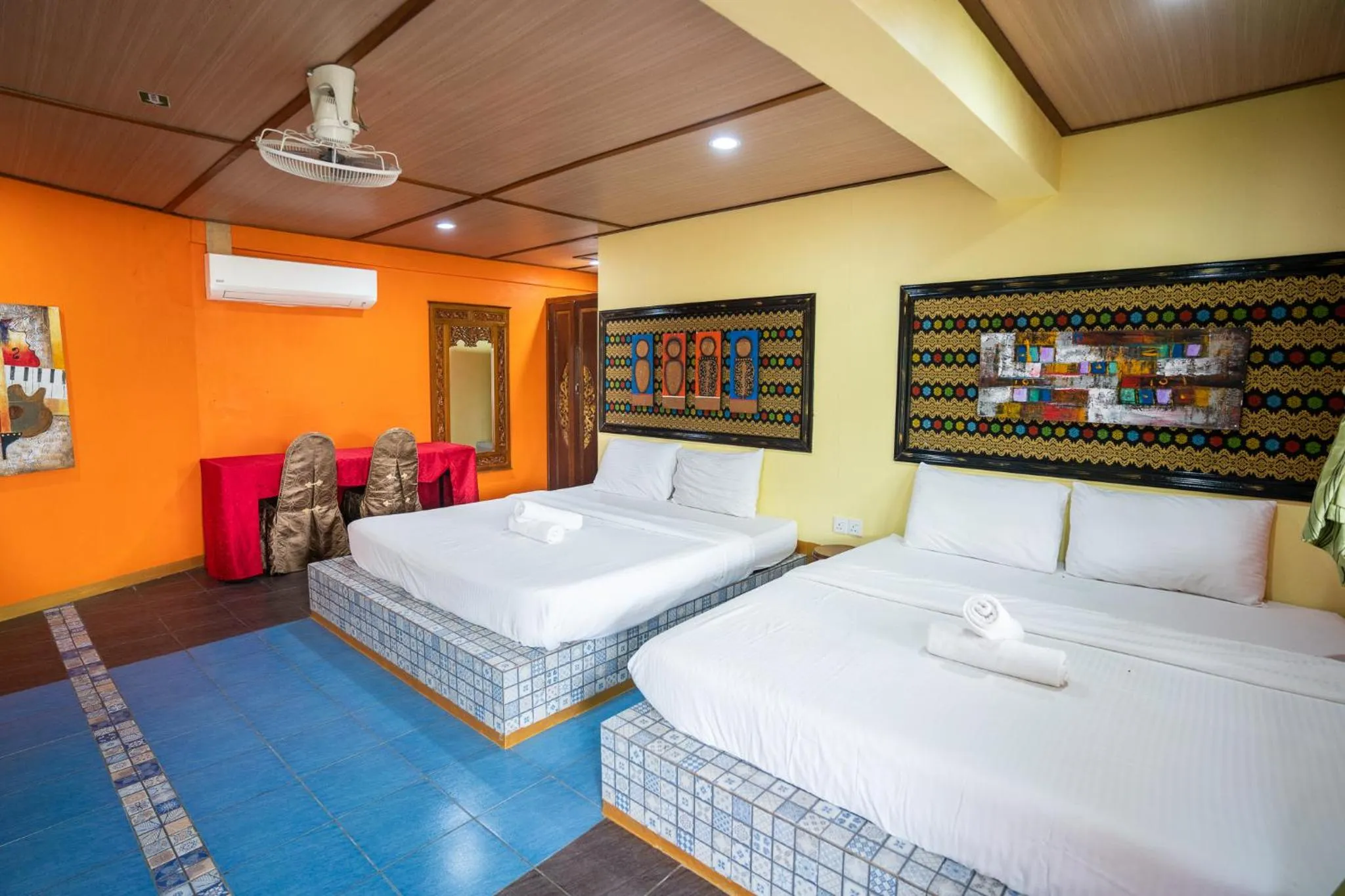 Photo of the whole room, Bed in Lost Paradise Resort