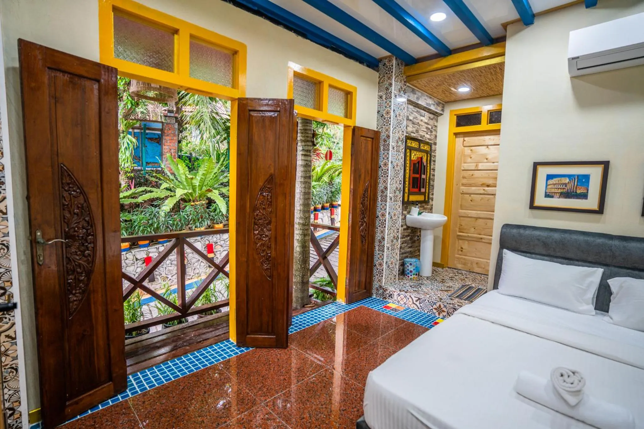 Photo of the whole room in Lost Paradise Resort