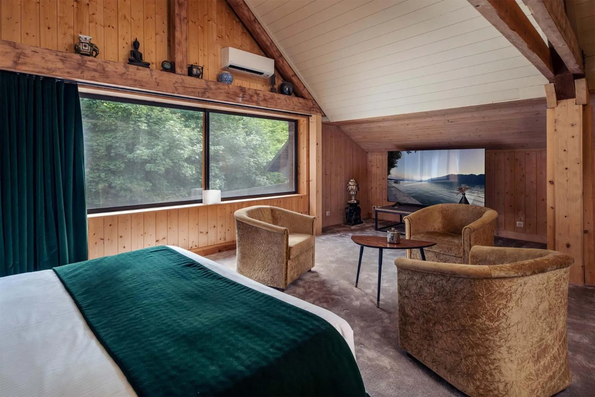 Bed in Château de Candie