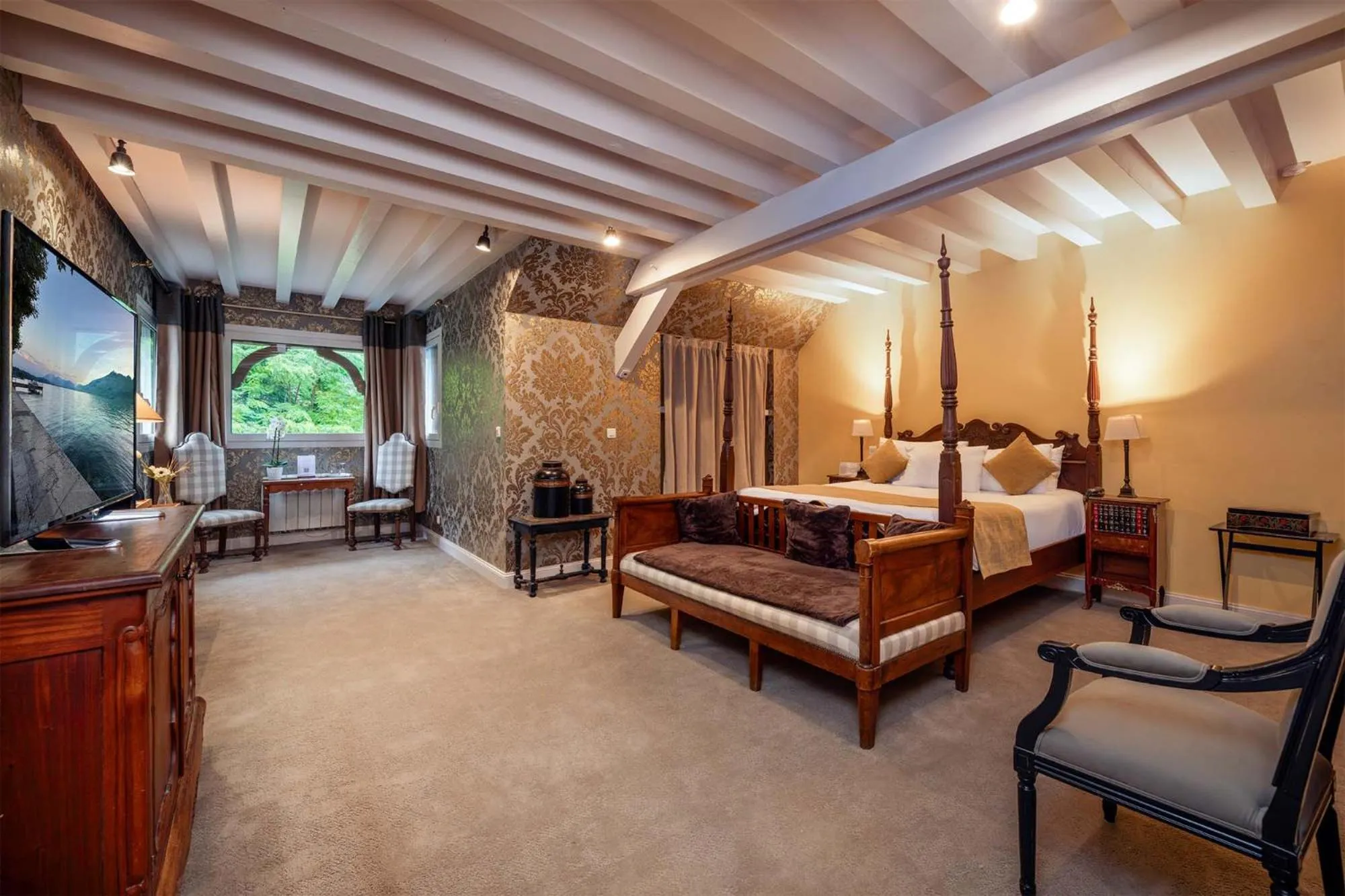 Bed in Château de Candie