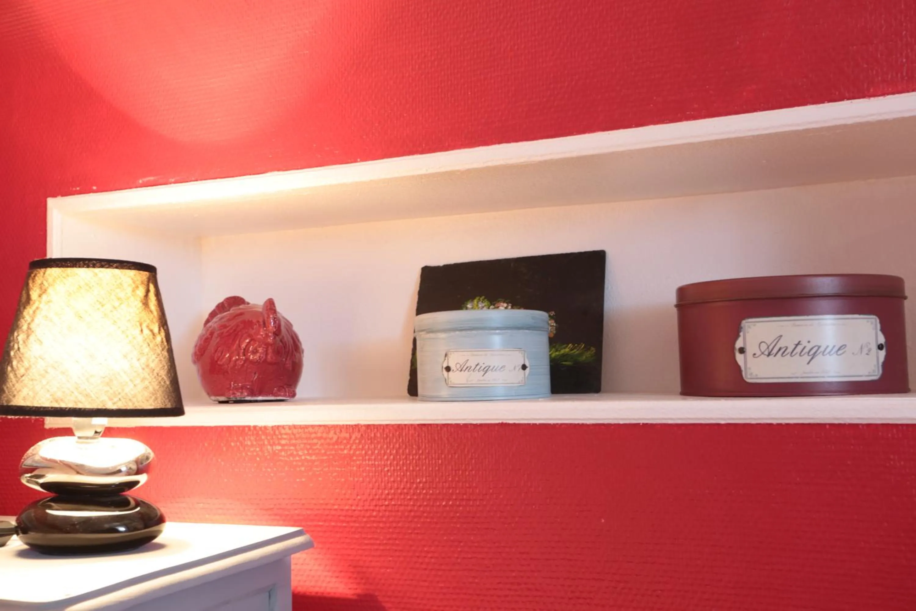 Decorative detail in Restaurant & Chambres d'Hôtes L'Eau Vive