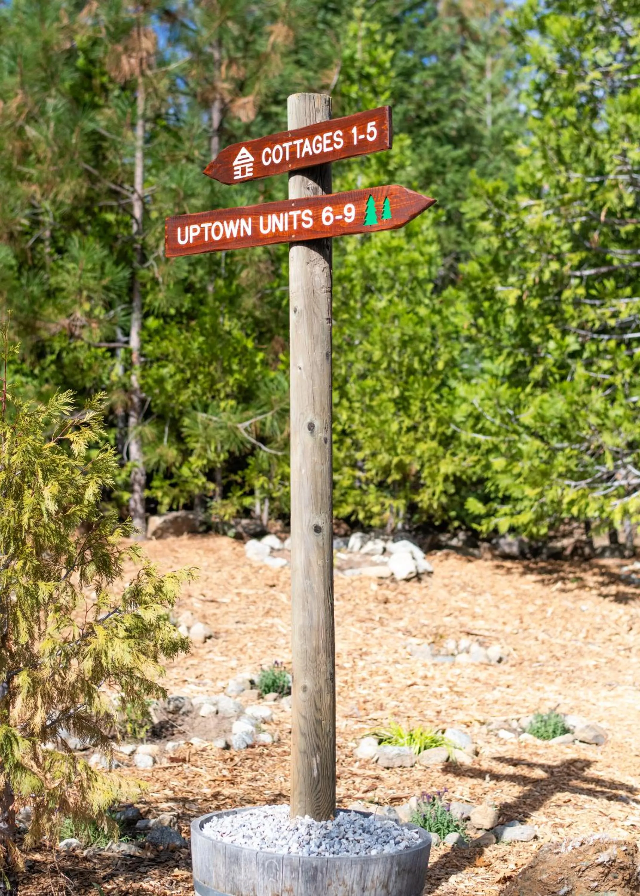 Logo/Certificate/Sign in Inn at Sugar Pine Ranch