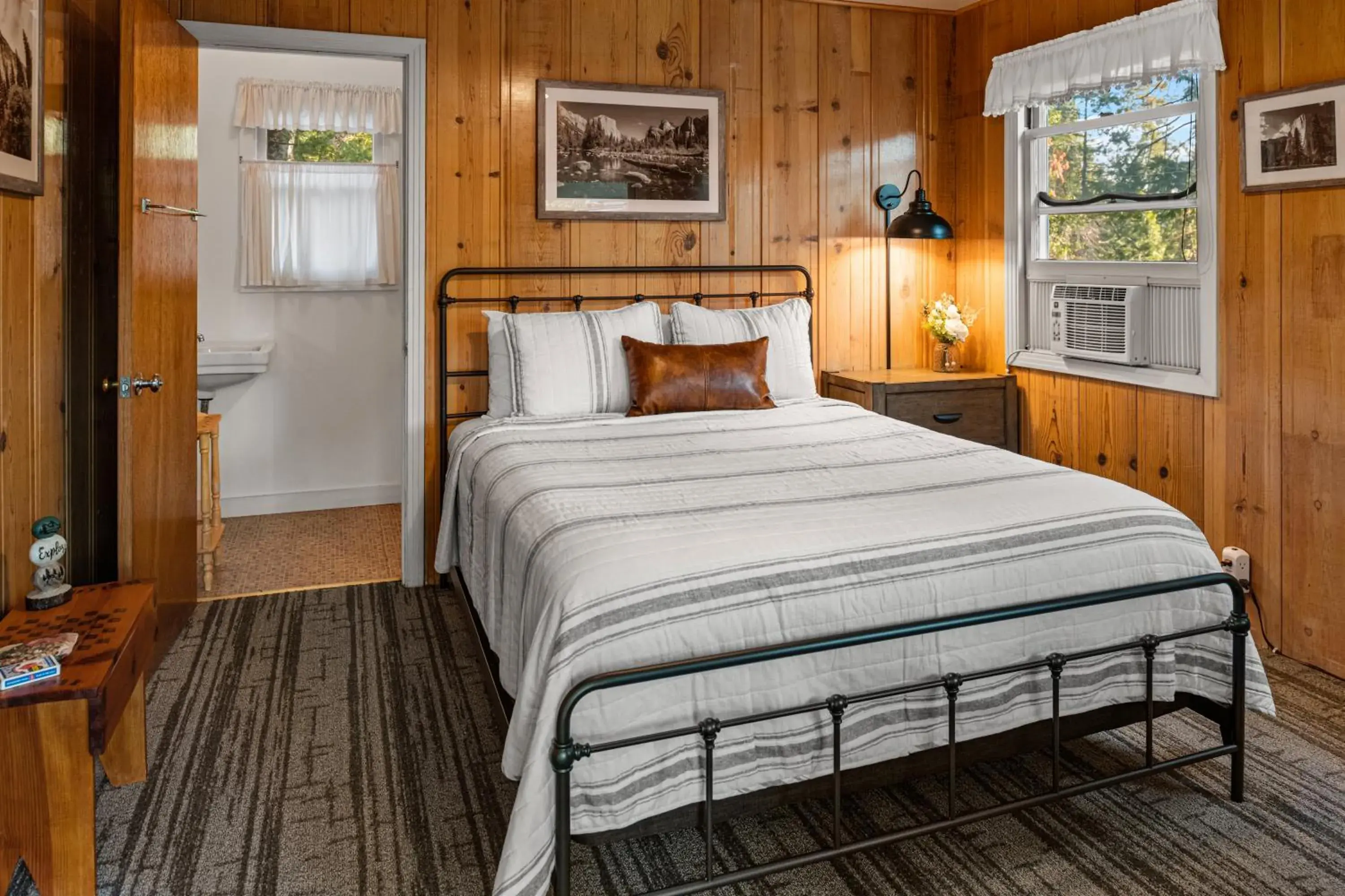 Queen Room in Inn at Sugar Pine Ranch Queen Room in Inn at Sugar Pine Ranch