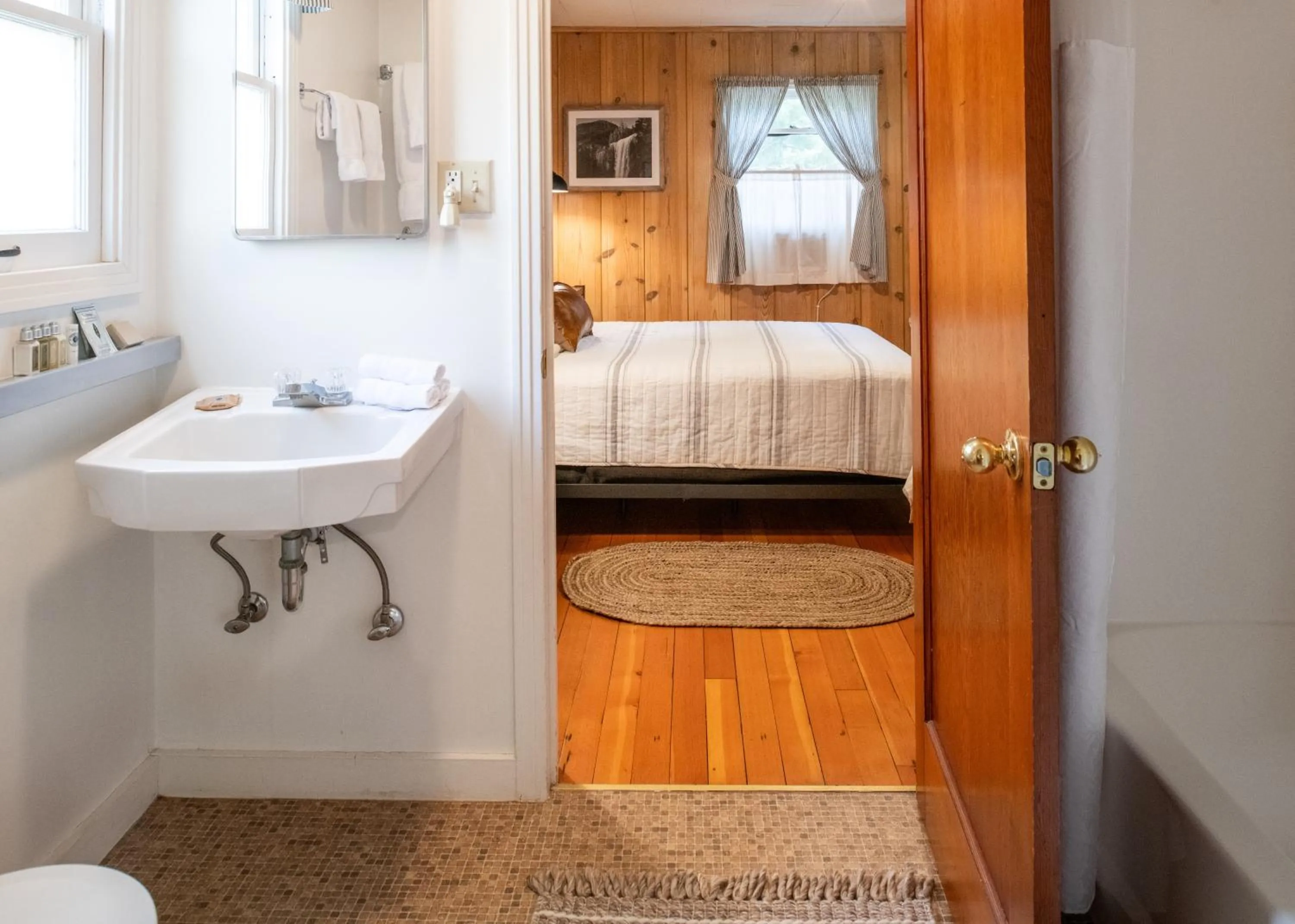 Bathroom, Bed in Inn at Sugar Pine Ranch