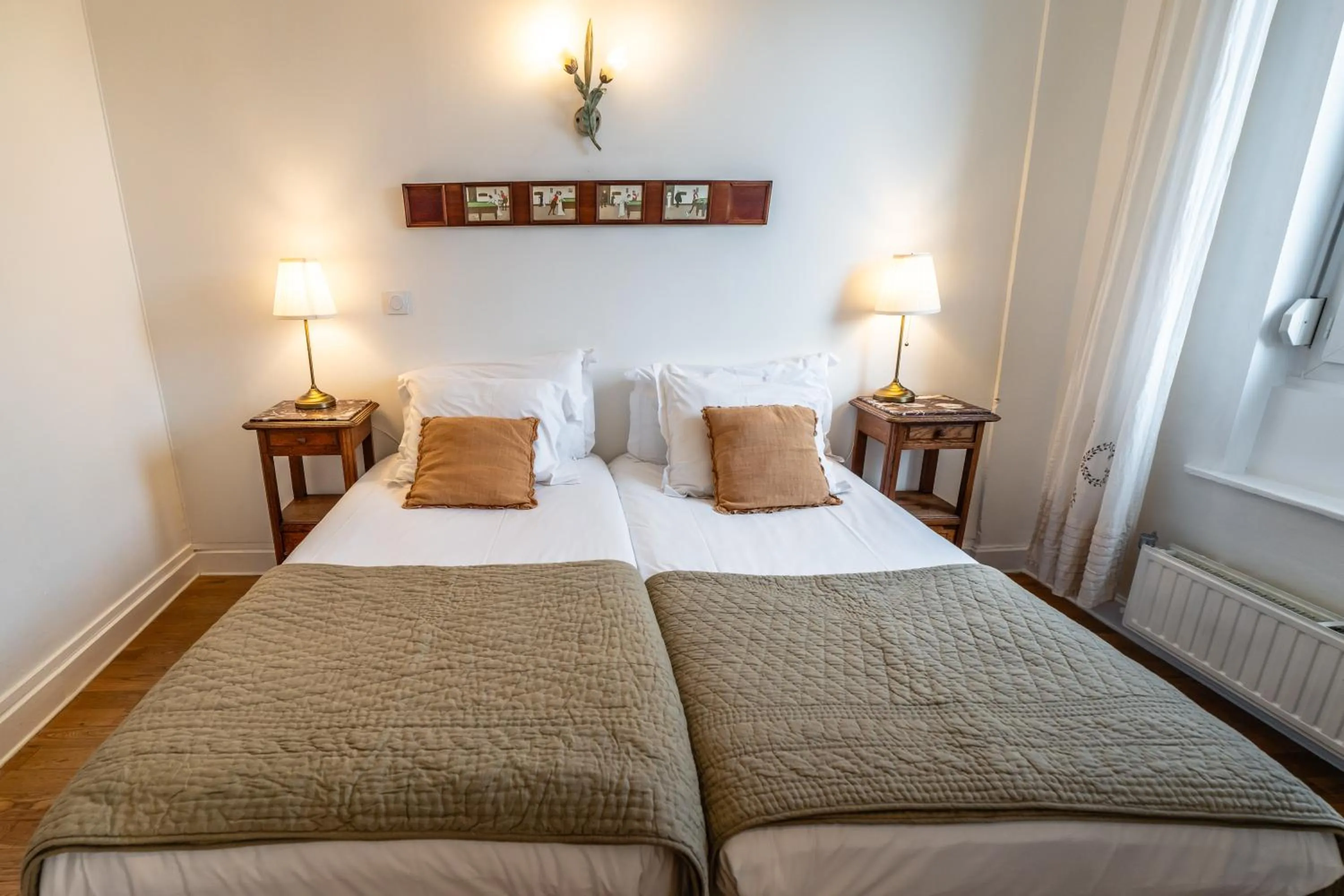 Bedroom, Bed in Brueghel