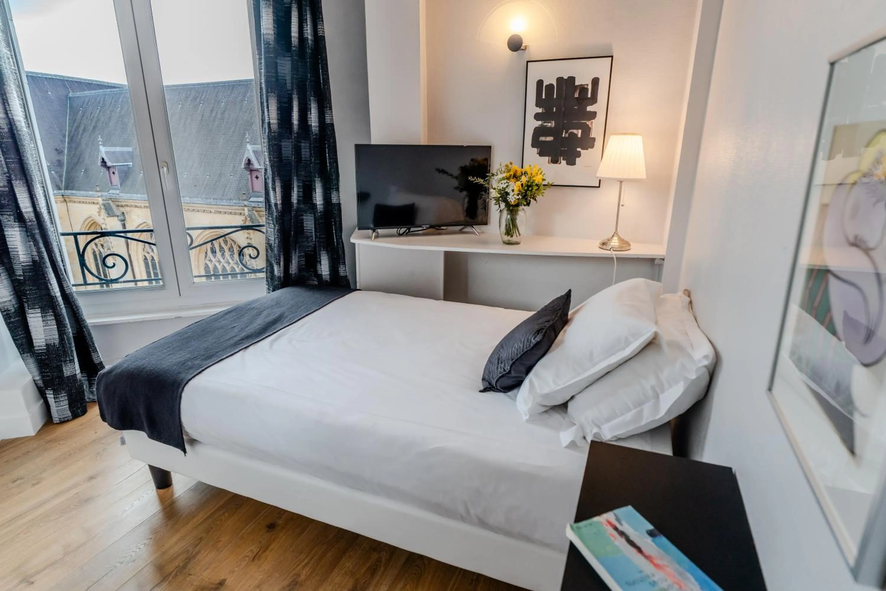 Bedroom, Bed in Brueghel