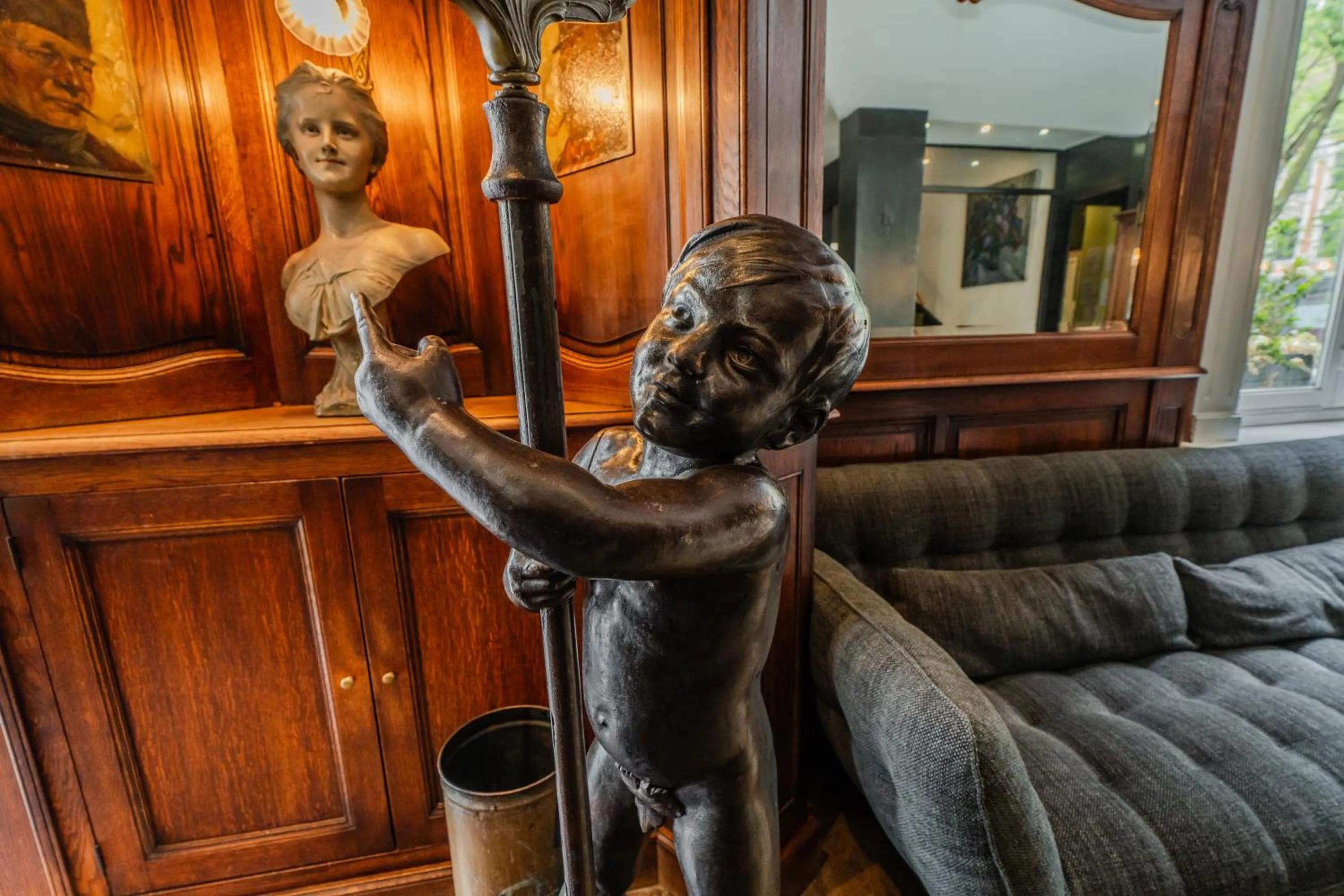 Decorative detail in Brueghel