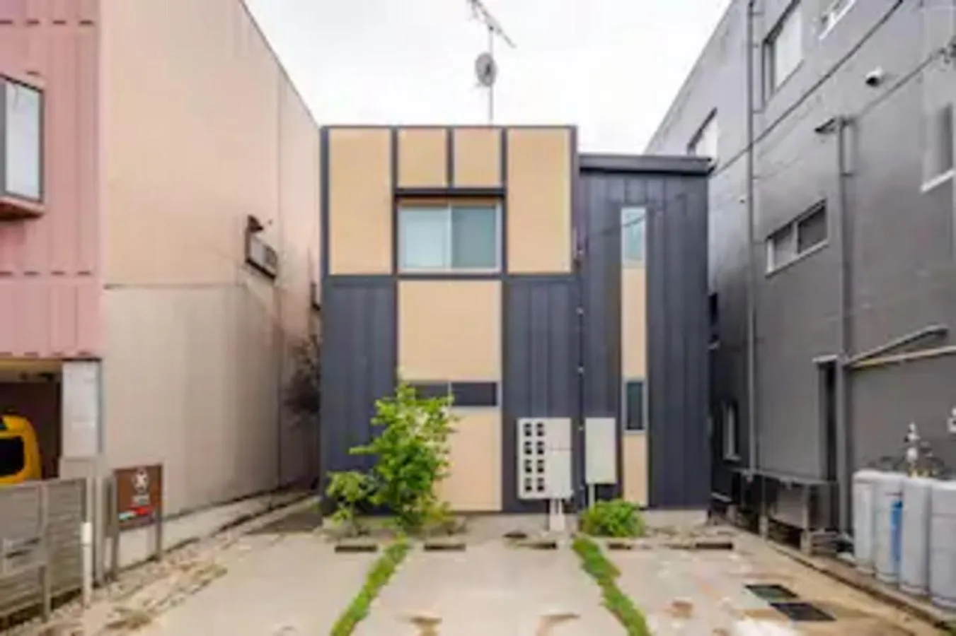 Property building in Kanazawa-Hachitabi akane