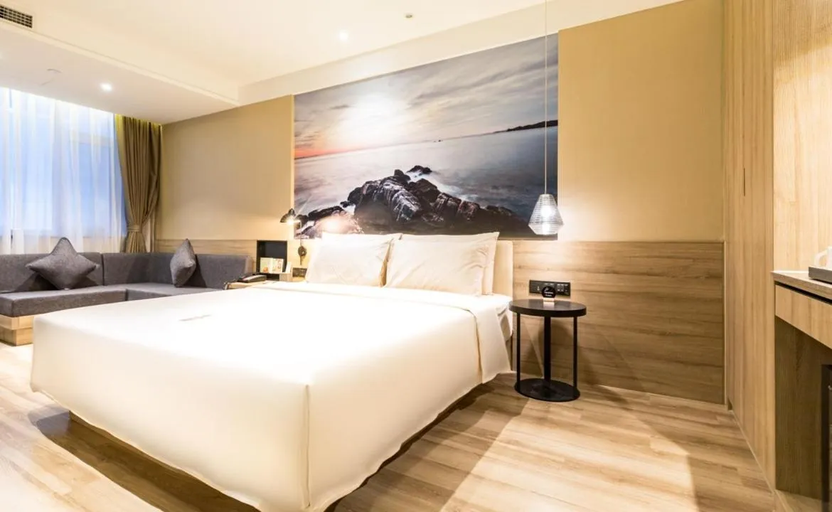 Bed in Atour Hotel Weihai City Center