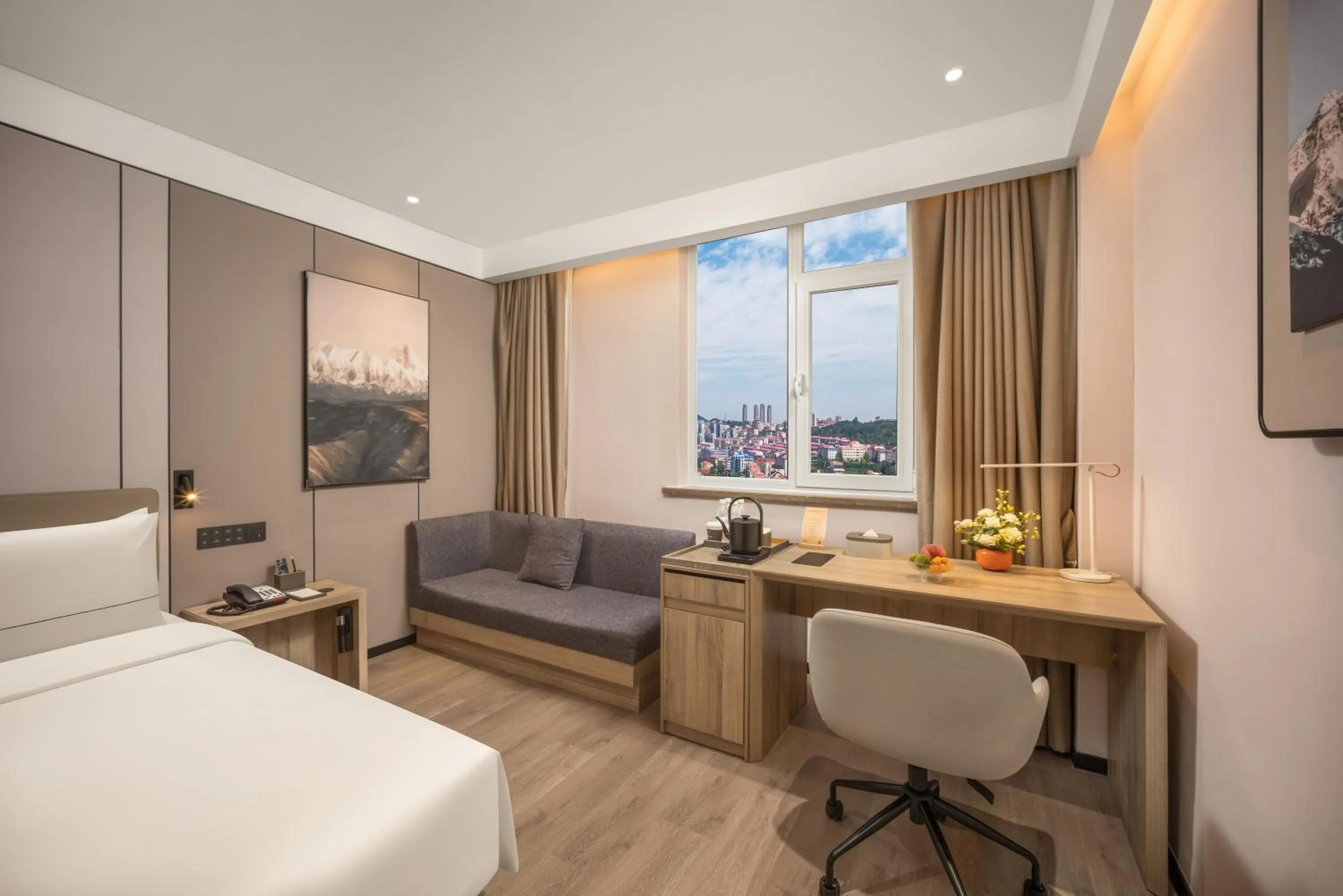 Bed in Atour Hotel Weihai City Center