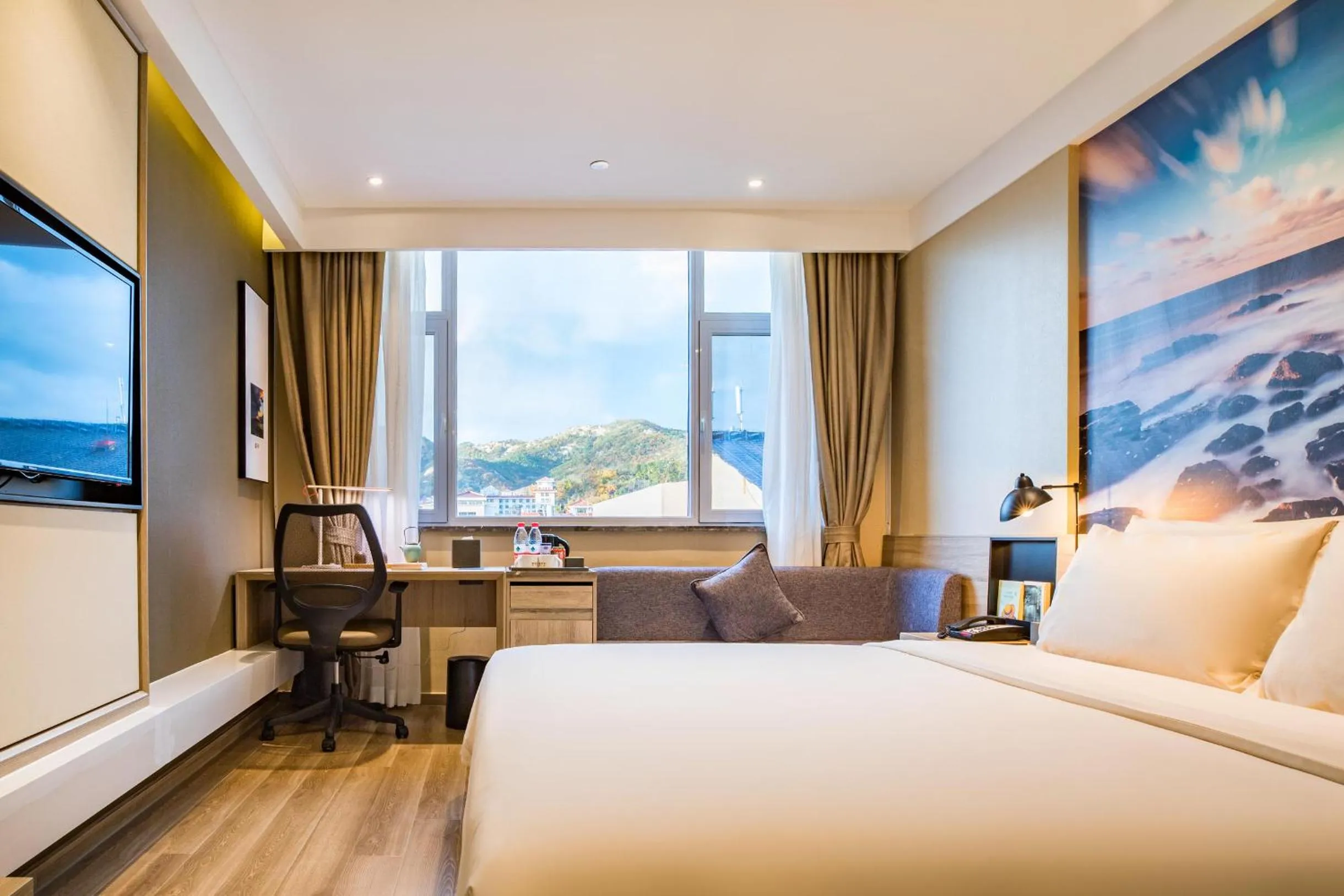 Bed in Atour Hotel Weihai City Center